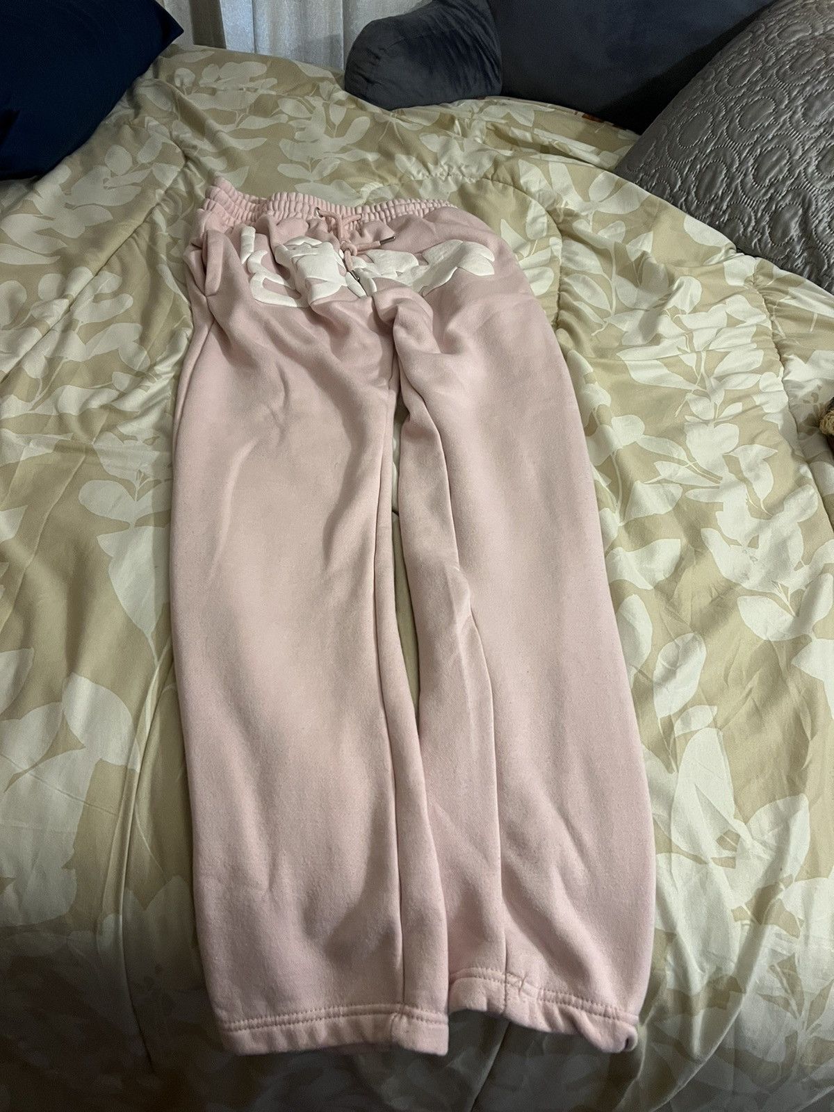Highest Tendencies Highest tendencies pink sweatpants Size US 34 / EU 50 - 1 Thumbnail
