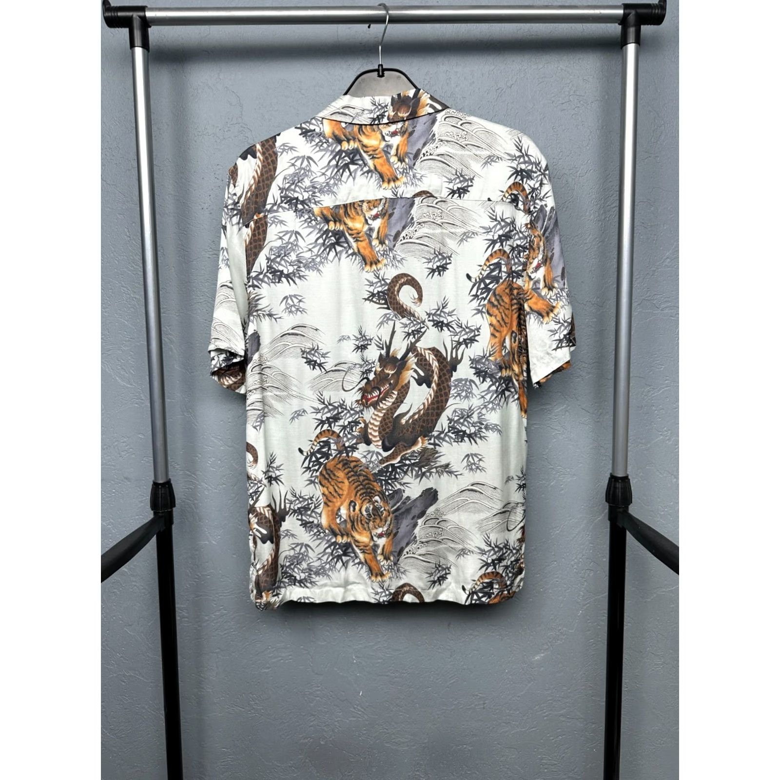 Allsaints Allsaints Kali Hawaiian Shirt Dragon Tiger XS Men Button-Up Short Sleeve Collared Multicolor Pattern Hawaiian 90s Theme Mens Size US XS / EU 42 / 0 - 6 Thumbnail