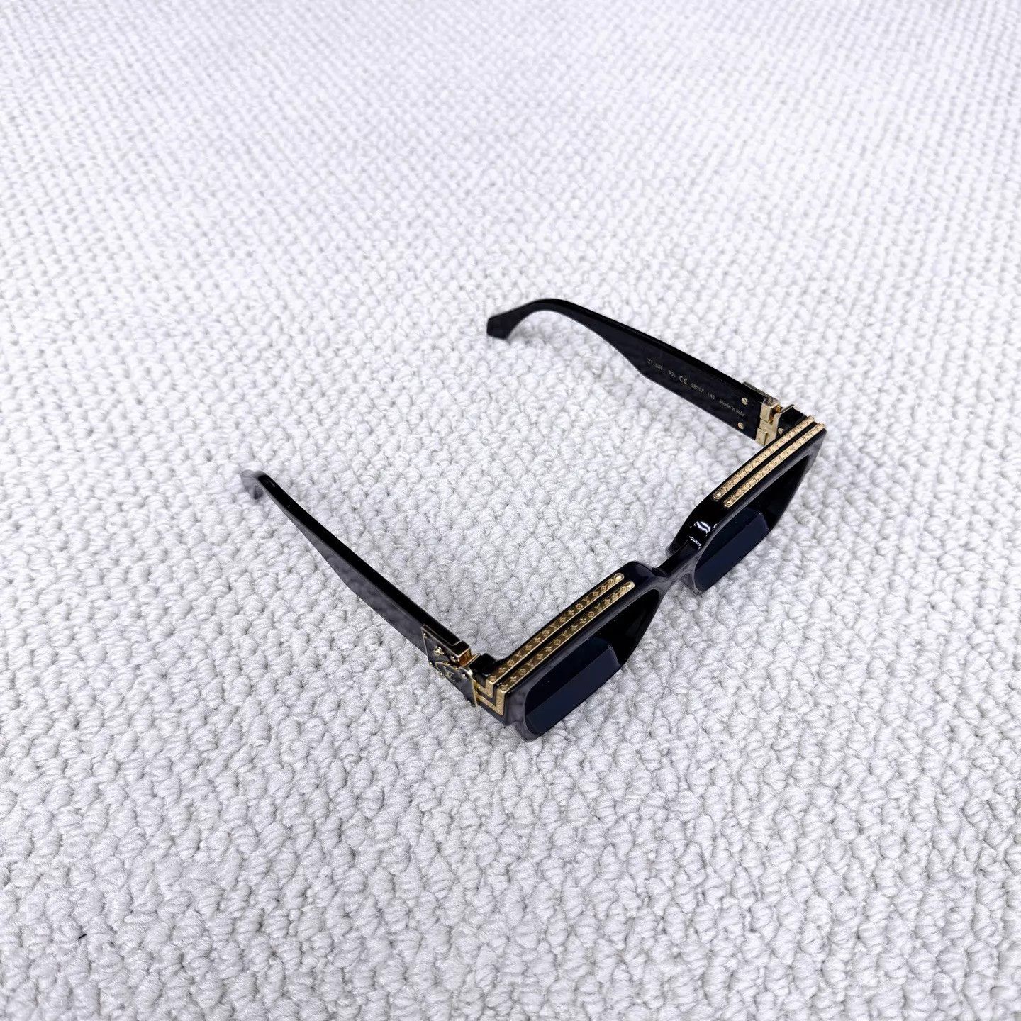 Louis Vuitton LV Millionaires Gold Monogram Logo Sunglasses Near Mint Size ONE SIZE - 3 Thumbnail