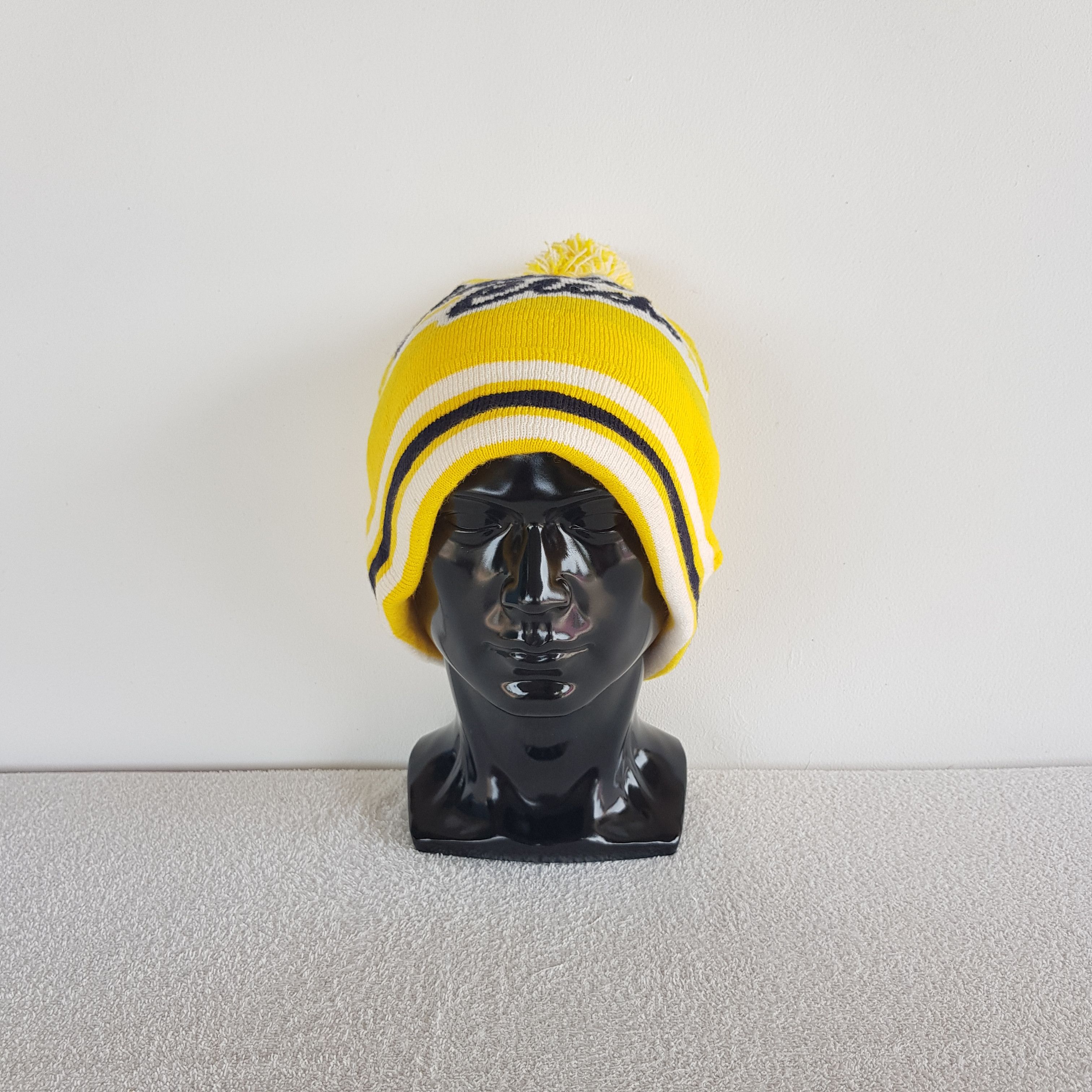 Japanese Brand Vintage Classic Cliche Beanie Pom Pom Snow Caps Hats Size ONE SIZE - 2 Thumbnail