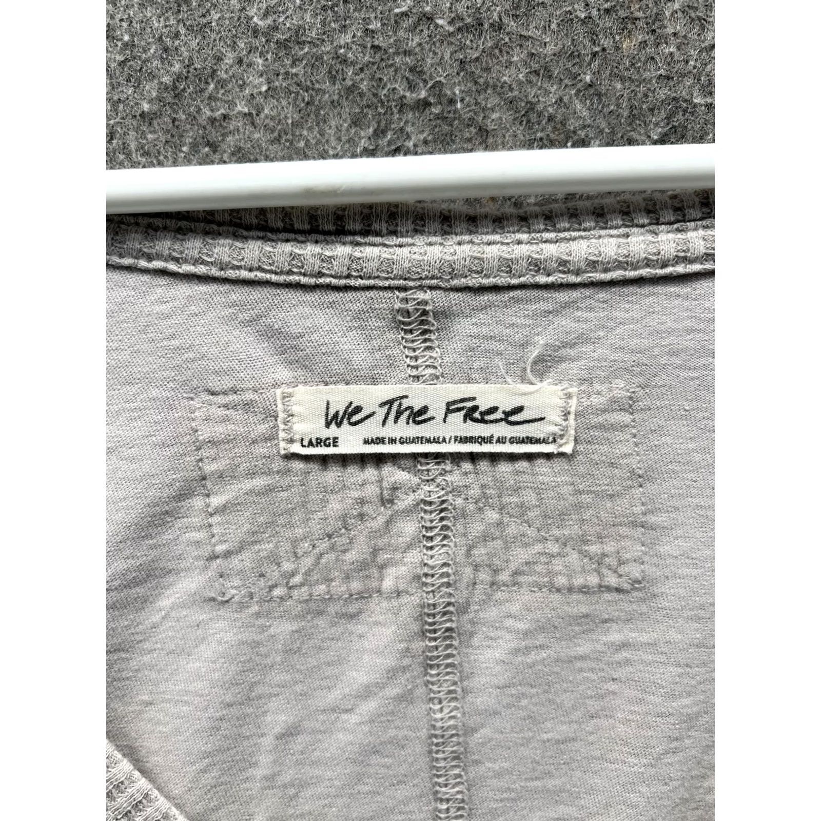 Free People We The Free Shirt Women Large Gray V Neck Long Sleeve Ruffle Cuff Jersey T-Shirt Size L / US 10 / IT 46 - 3 Thumbnail