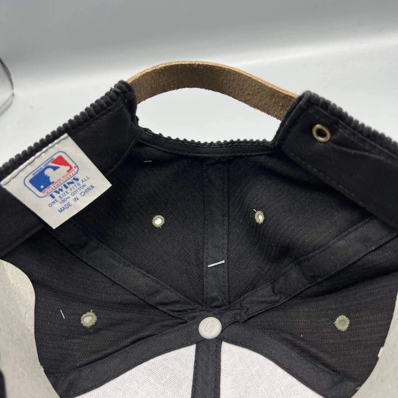 Twins Enterprise Inc. × Vintage Chicago White Sox Hat Men Corduroy Strap Back Cap New Size ONE SIZE - 7 Thumbnail