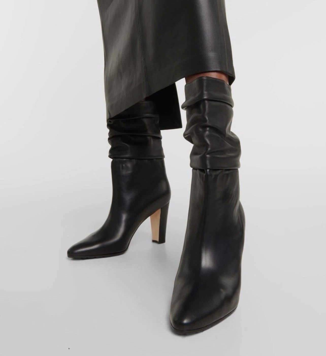 Manolo Blahnik Manolo Blahnik Calasso 90MM Ruched Leather Boots size 38 Size US 8 / IT 38 - 4 Thumbnail