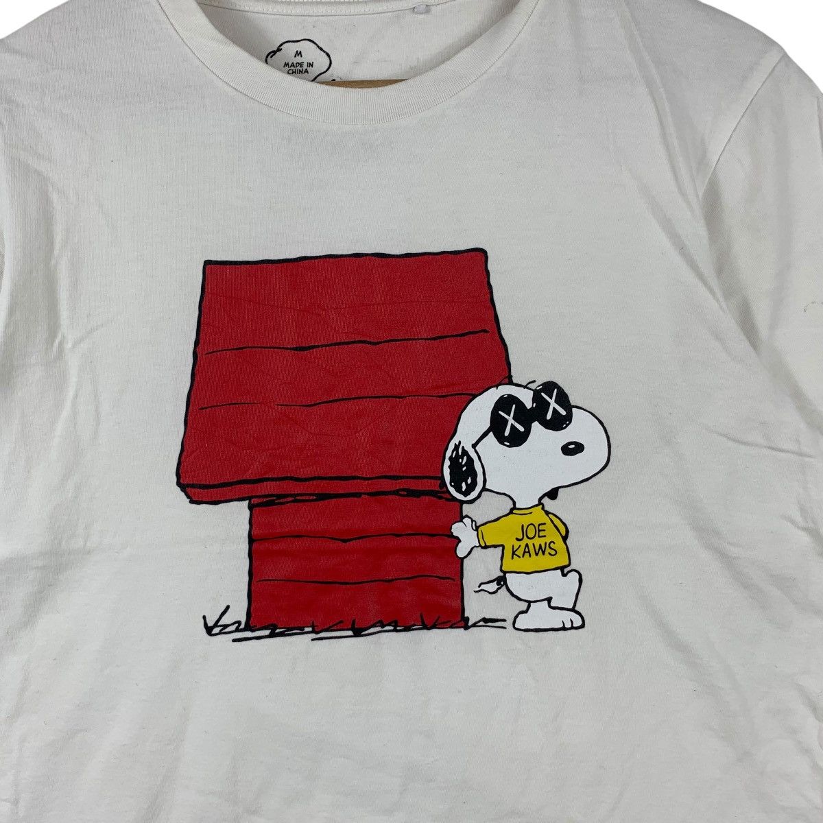 Kaws × Peanuts × Uniqlo KAWS x PEANUTS x UNIQLO Joe Illustration Cartoon Tee Shirt Size M / US 6-8 / IT 42-44 - 4 Thumbnail