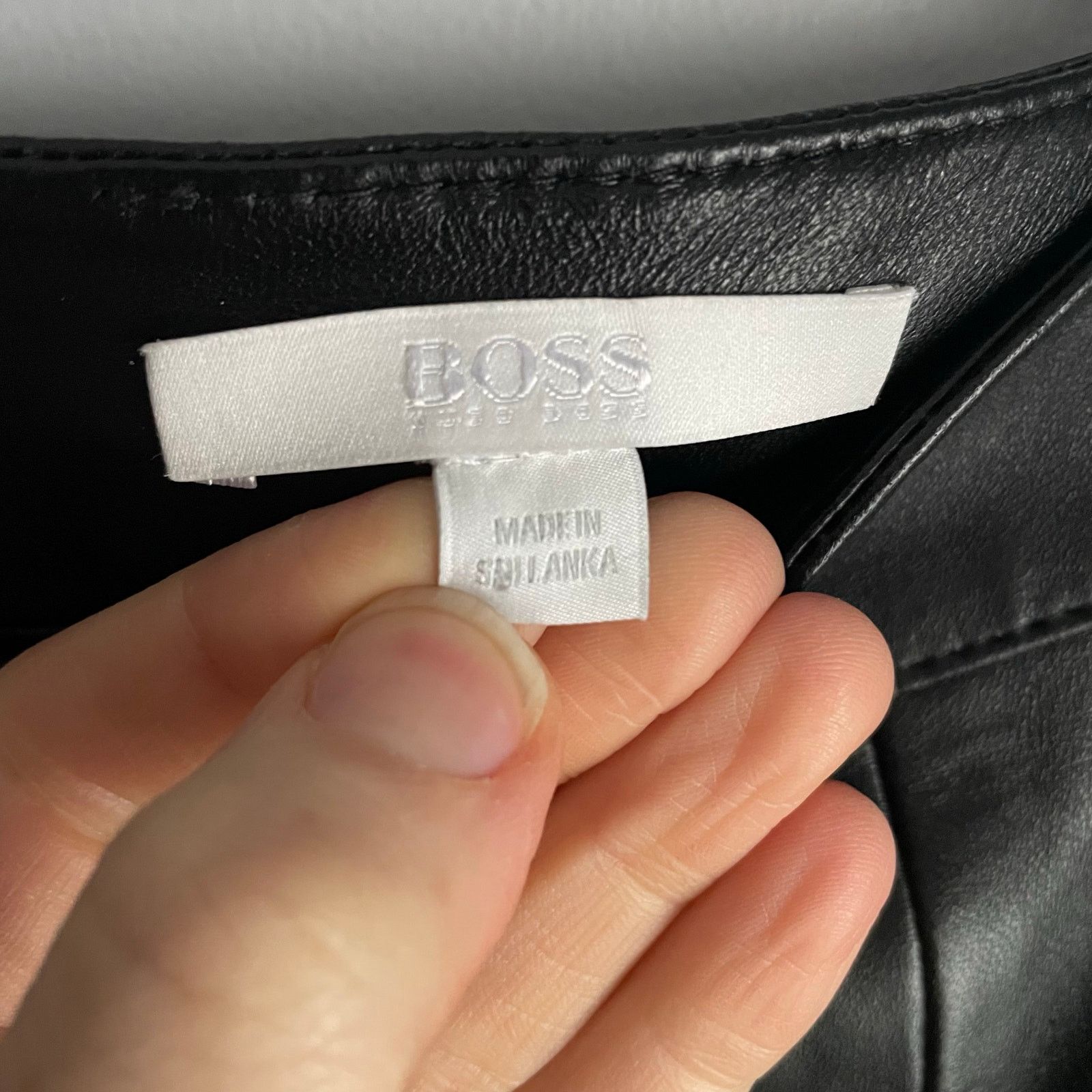 Hugo Boss 100% Lamb Leather Hugo Boss Black Pencil Skirt Asymetrical 4 Size 27" / US 4 / IT 40 - 2 Thumbnail