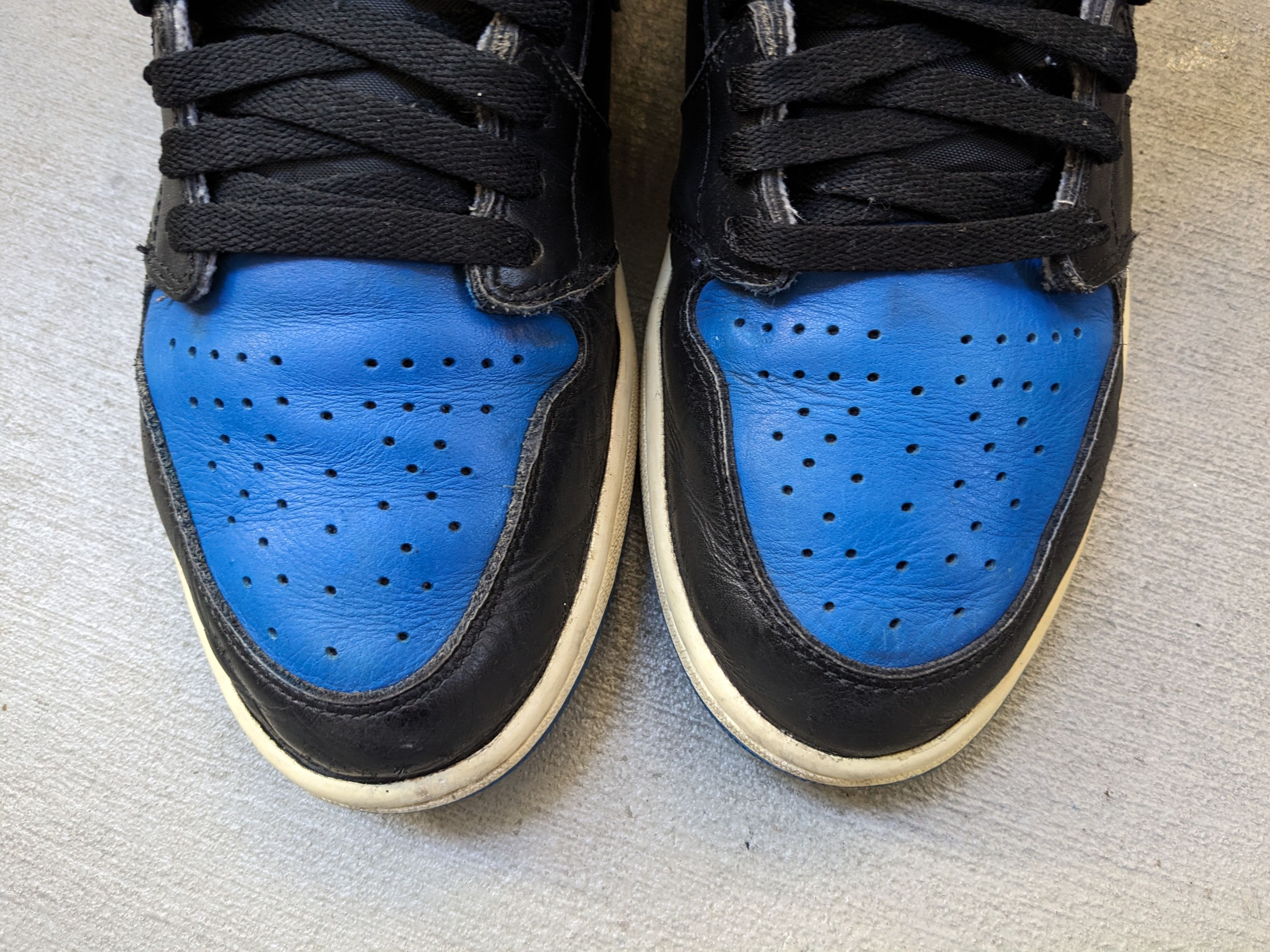 Jordan Brand Nike Air Jordan Retro 1 High OG Royal Size 11 555088-007 Size US 11 / EU 44 - 4 Thumbnail