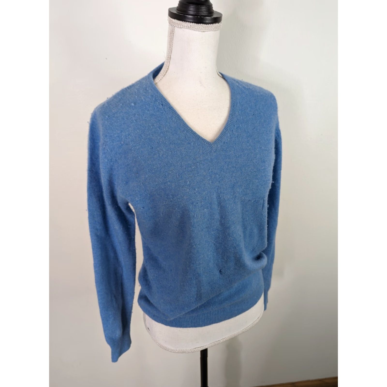 Vintage VINTAGE 60s Sweater Blue 100% Cashmere Long Sleeve Pullover V Neck S3C Ladies Woman Classic Fit Pullover Knit Summer Spring Fall Winter Size L / US 10 / IT 46 - 2 Thumbnail