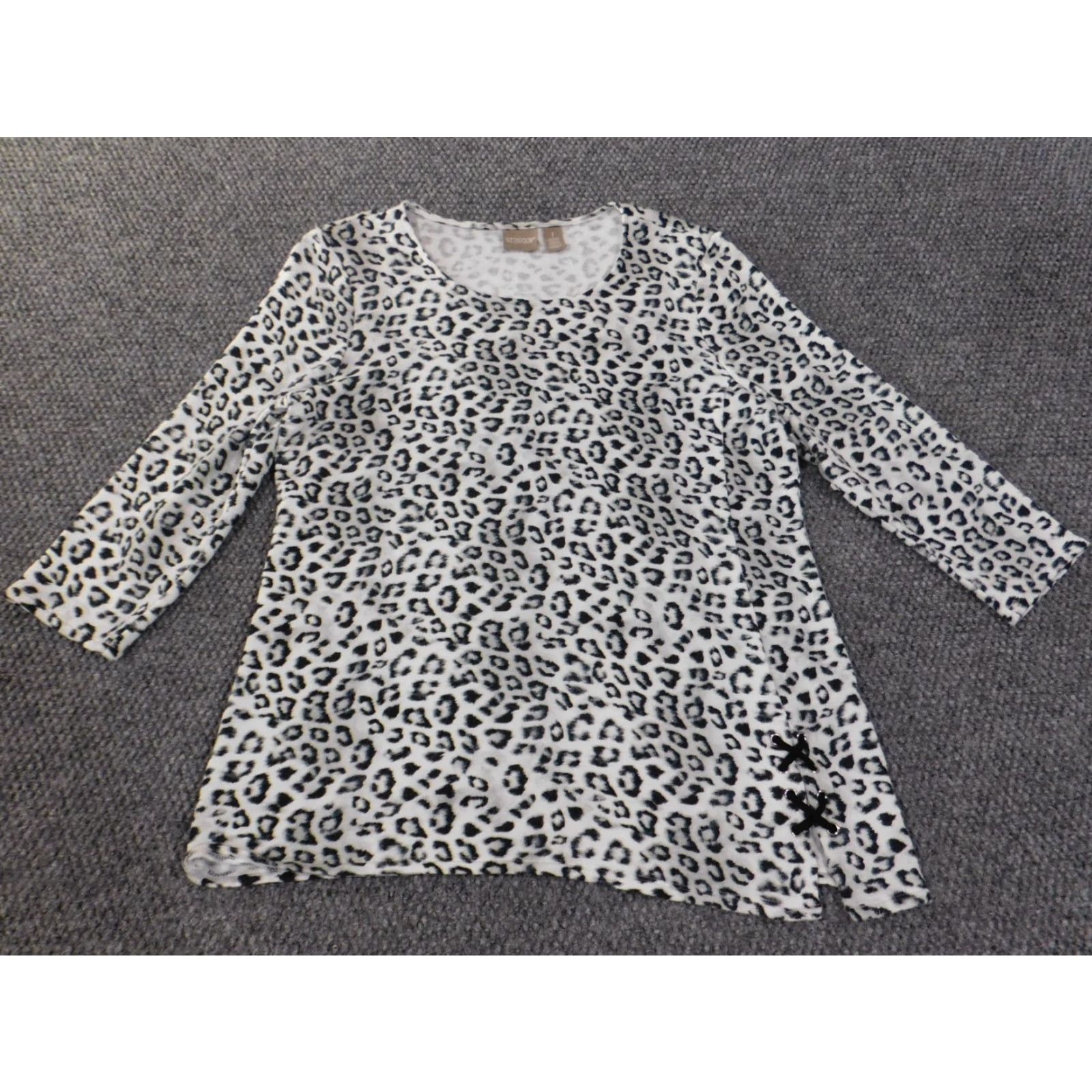 Vintage Chicos Size 1 Sweater gray animal print knit stretch rayon roundneck Size XS / US 0-2 / IT 36-38 - 2 Thumbnail