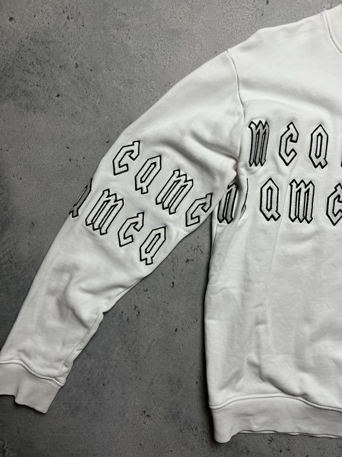 Alexander McQueen McQ Alexander McQueen Embroidered Repeated Monogram Big Logo Size US S / EU 44-46 / 1 - 7 Thumbnail