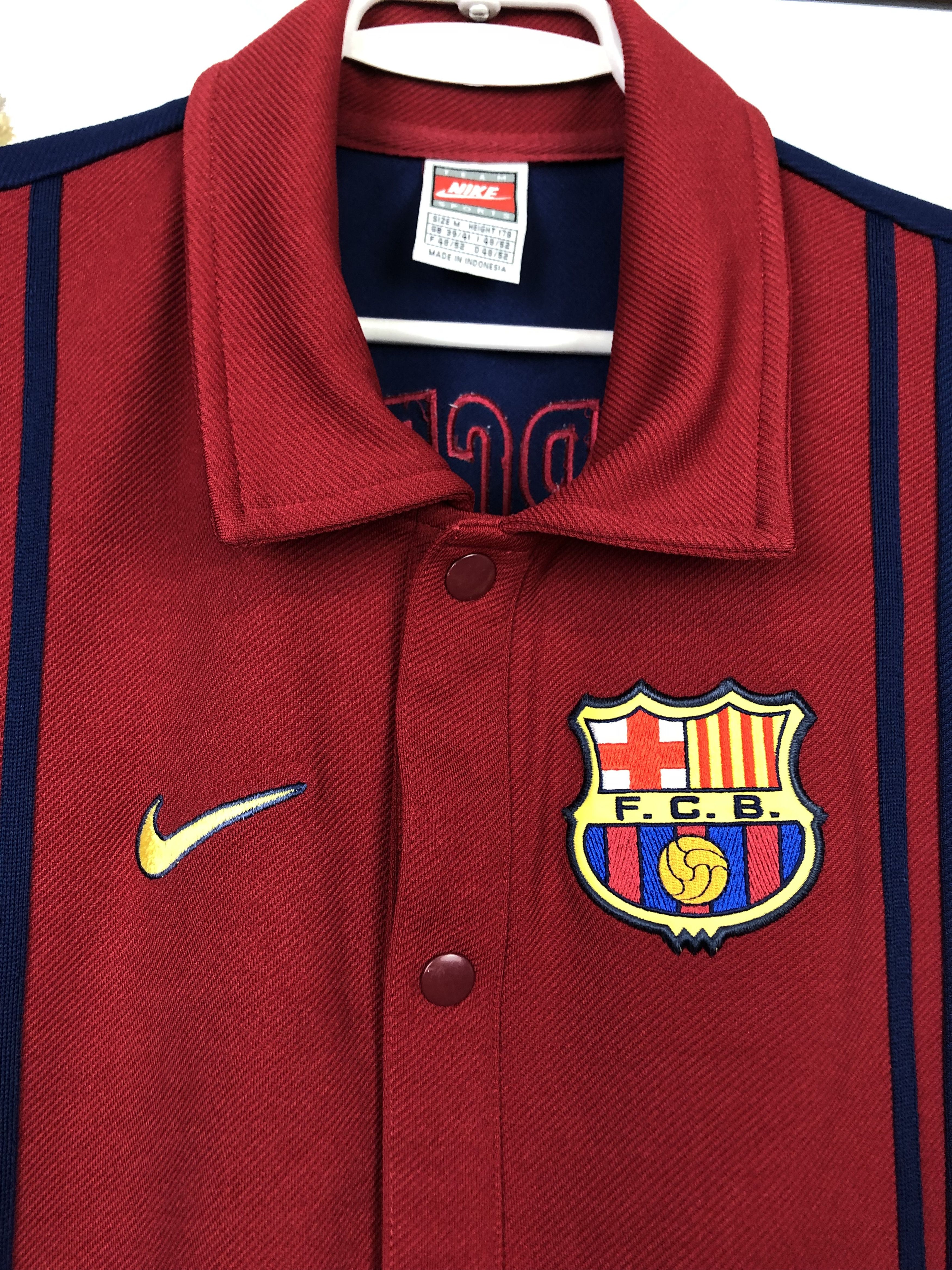Nike Vintage Nike Barcelona Shirt Bottom Up Jersey Baseball Tee Size US M / EU 48-50 / 2 - 3 Thumbnail