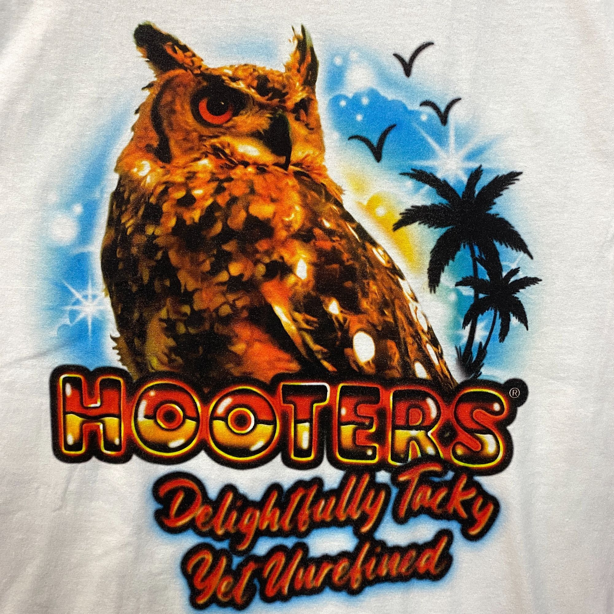 Ripple Junction Hooters Delightfully Tacky Yet Unrefined T-Shirt Medium Size US M / EU 48-50 / 2 - 2 Thumbnail