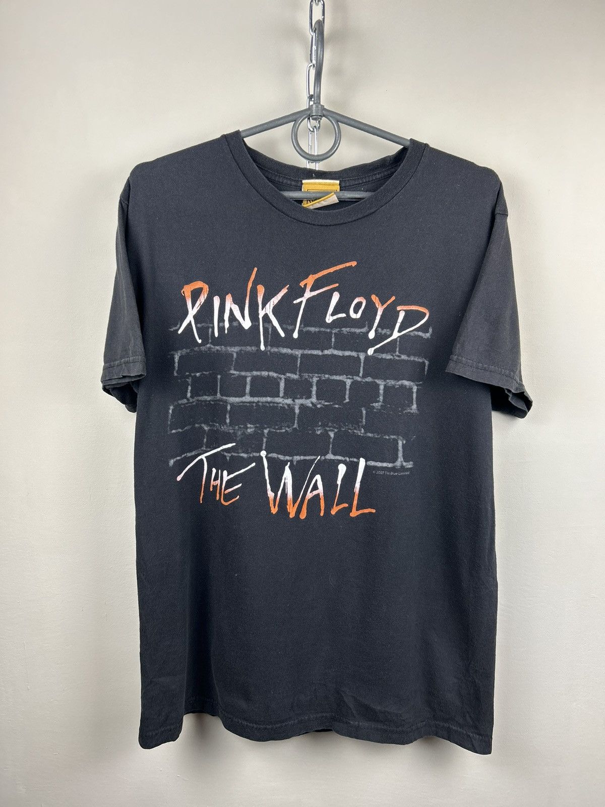 Band Tees Vintage 00s Pink Floyd The Wall 2007 T shirt Size US M / EU 48-50 / 2 - 1 Thumbnail
