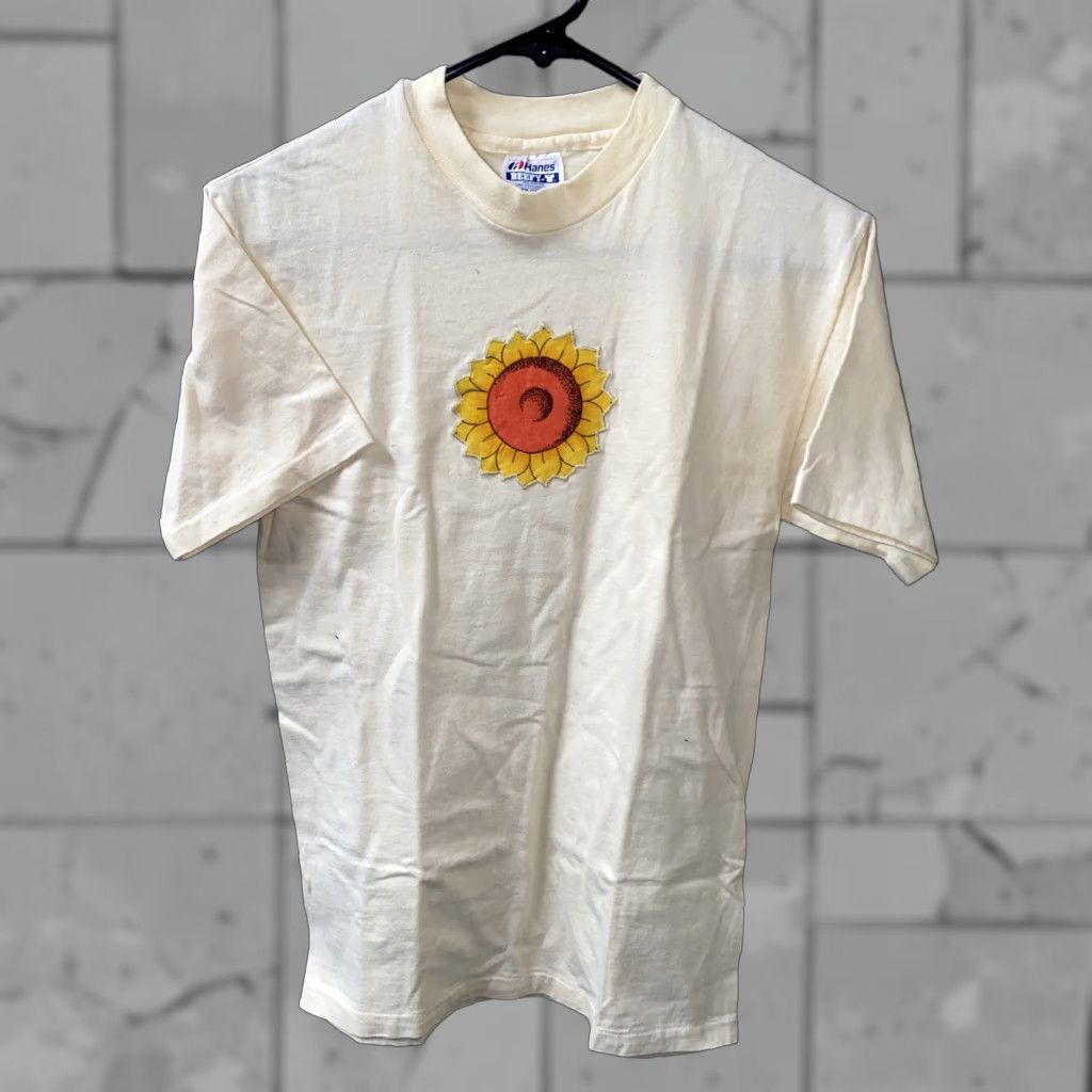 Hanes VINTAGE Hanes Beefy-T Womens Beige Short Sleeve Sunflower T-Shirt Size S Size S / US 4 / IT 40 - 1 Thumbnail