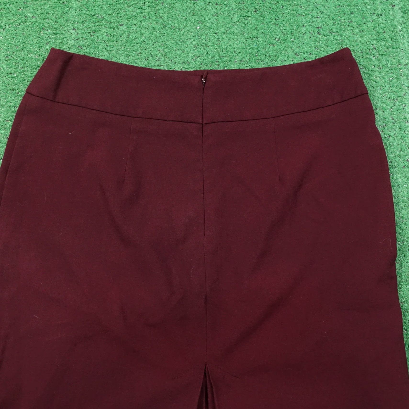 Vintage Vintage New York & Company Stretch Pencil Skirt Women’s Size 4 Burgundy Solid Midi Workwear Size 27" / US 4 / IT 40 - 4 Thumbnail