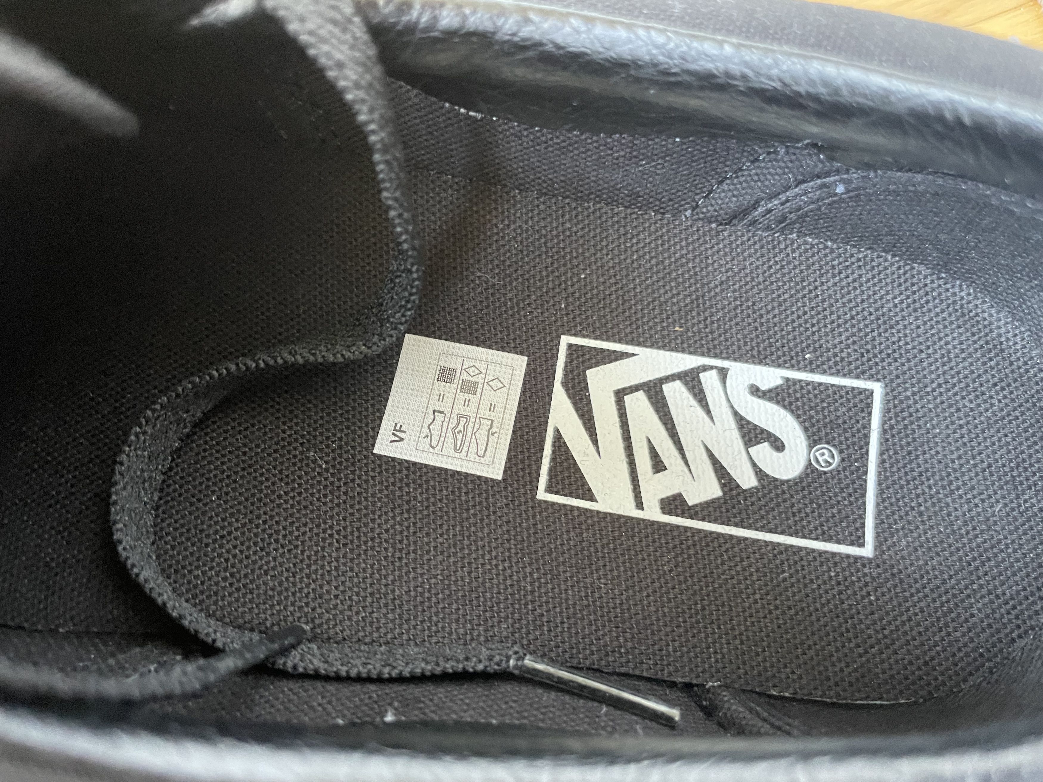 Vans Vans Authentic Skate Shoe Size US 10.5 / EU 43-44 - 11 Thumbnail