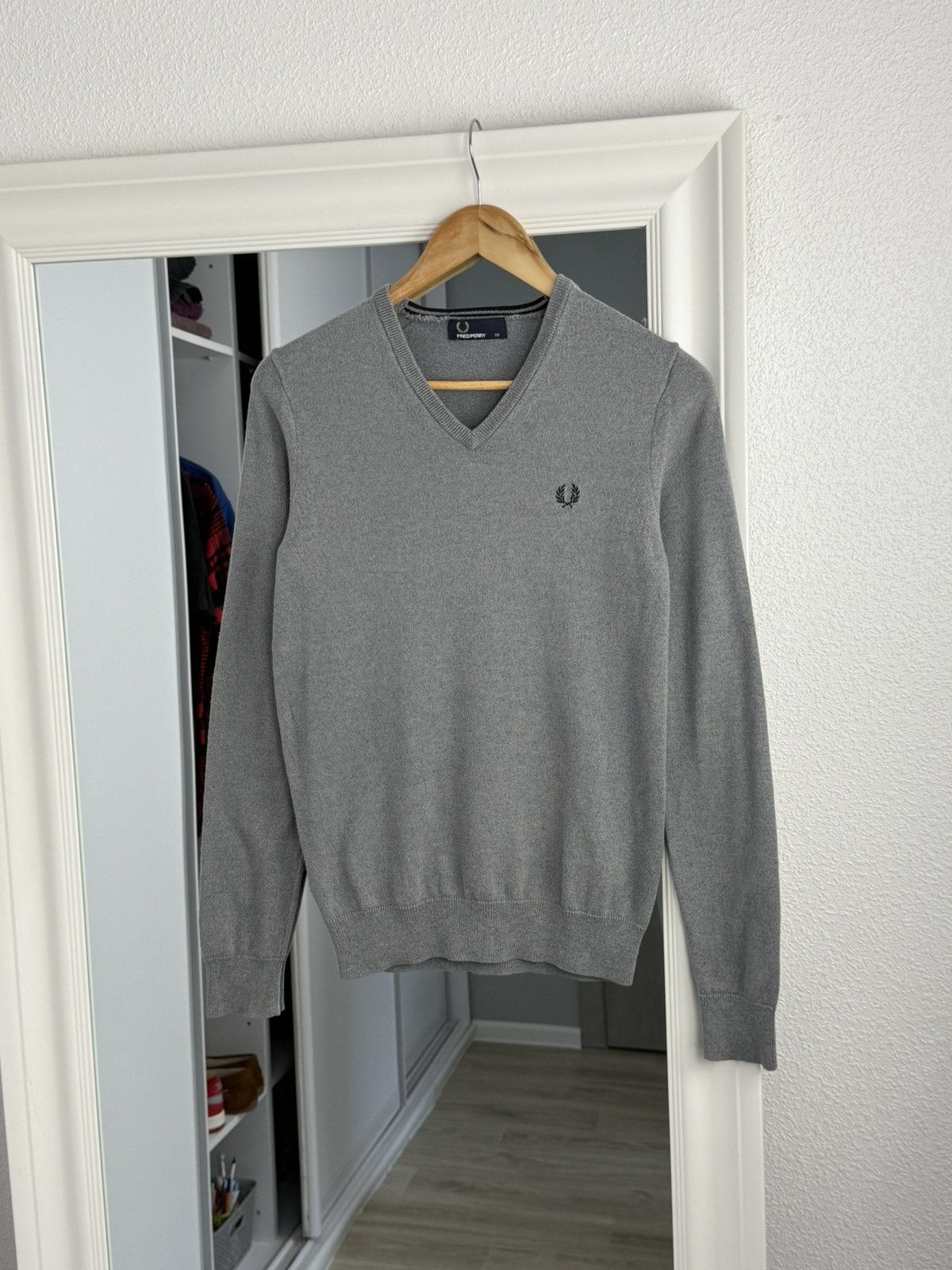 Fred Perry Fred Perry V-Neck Sweater Jumper Gray Sweater Size: XS Size US XS / EU 42 / 0 - 3 Thumbnail