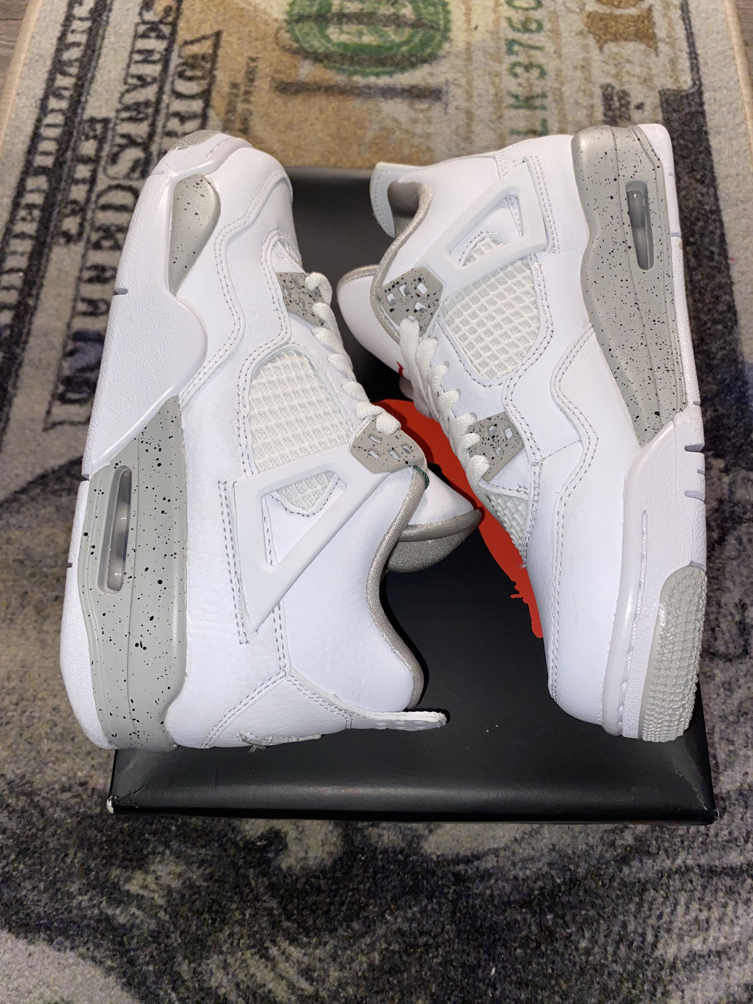 Jordan Brand × Nike Jordan 4 Retro White Oreo (2021) (5.5Y GS) Size US 7 / IT 37 - 3 Thumbnail