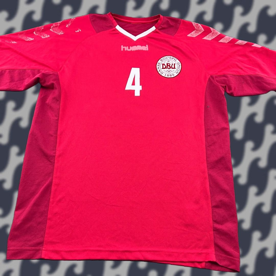 Hummel Hummel Denmark 2003 2004 Home Match Issue #4 Football Jersey Mens XL Red Shirt Short Sleeve Pullover Round Neck Moisture Wicking Quick Dry Athletic Size US XL / EU 56 / 4 - 1 Thumbnail