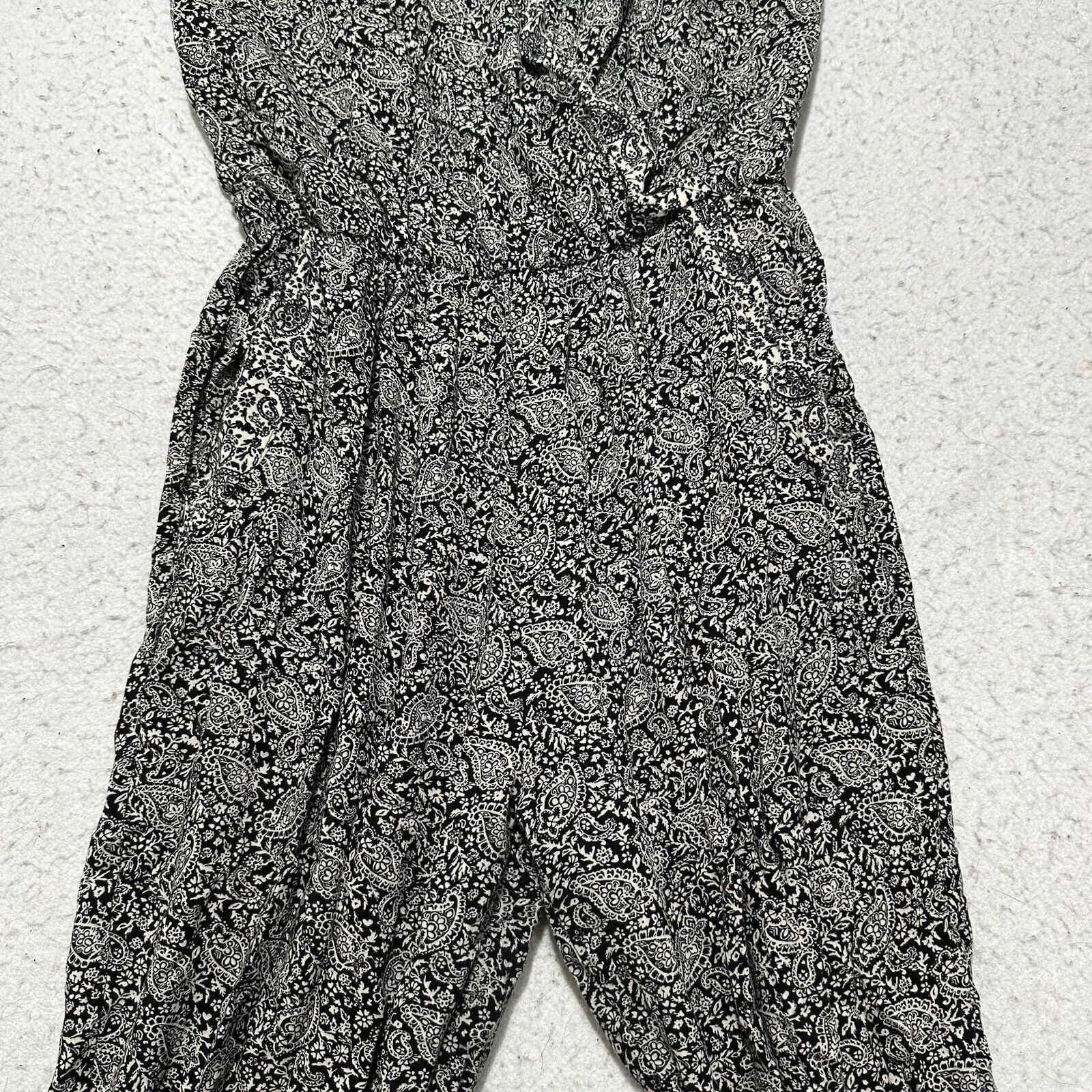 Forever 21 Forever 21 Small Straight Leg Jumpsuit Sleeveless Paisley Size 28" / US 6 / IT 42 - 5 Thumbnail