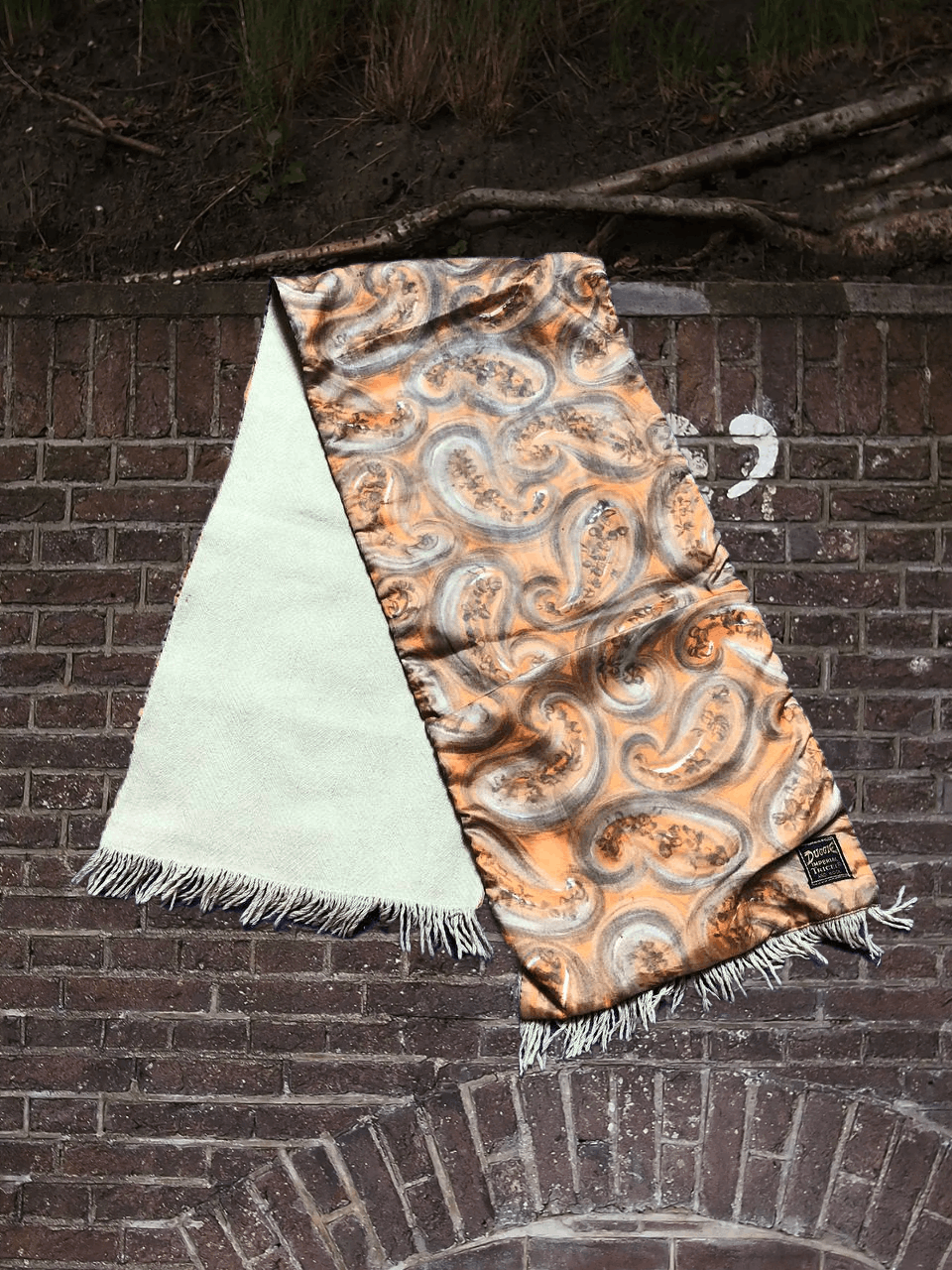 Vintage DUGGIE MAJESTIC Scarf Vintage Silk & Wool Mod Scarf Size ONE SIZE - 1 Thumbnail