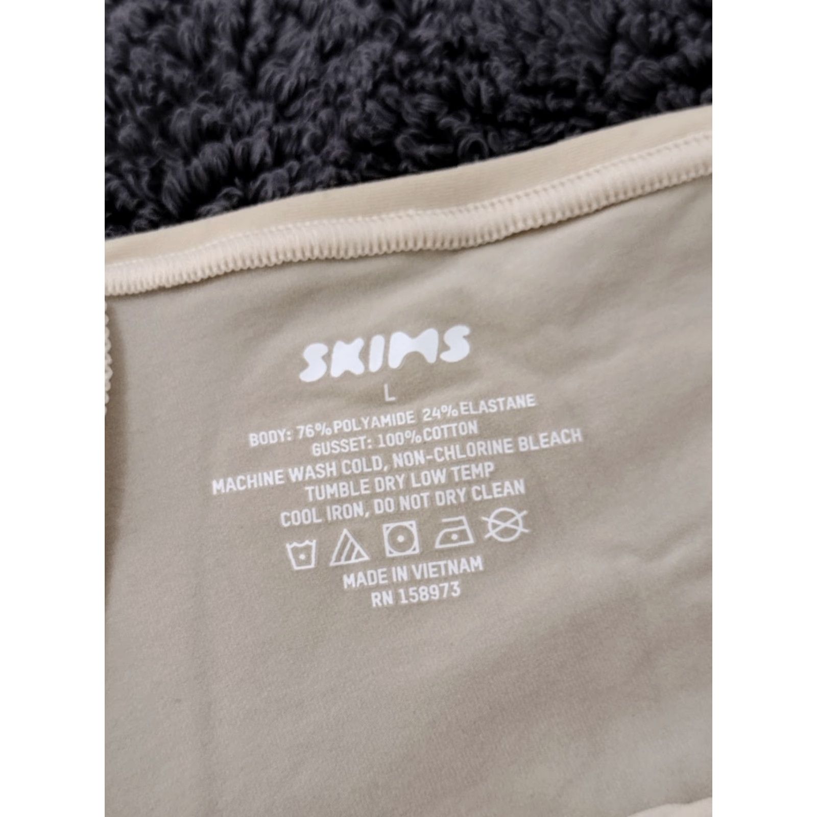 SKIMS SKIMS Women's Hipster Panties Sand L Vshape Mid Rise Opague Lightweight Blended Polyamide Size ONE SIZE - 6 Thumbnail