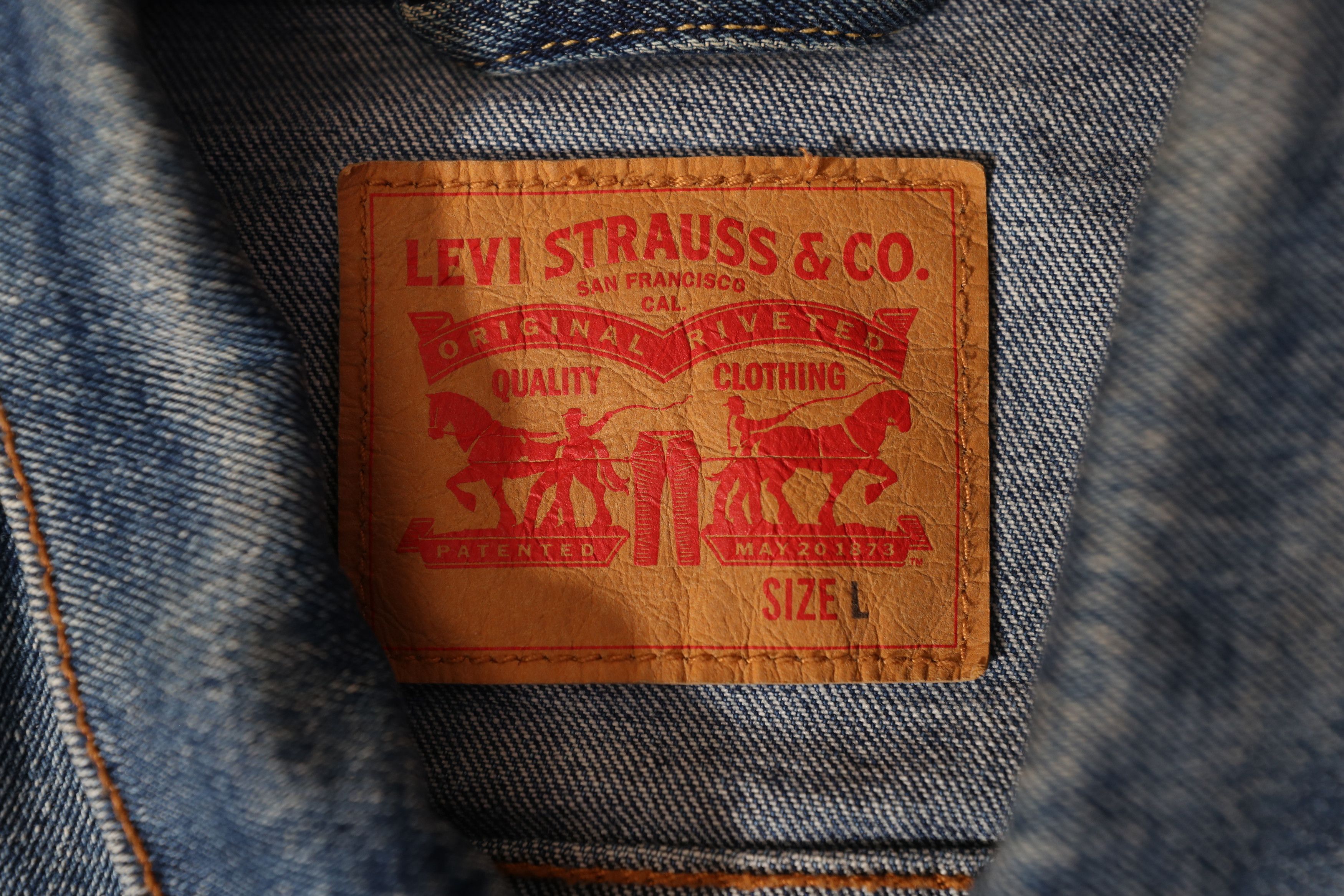 Levi's Levis Trucker Denim Jacket (L) Size US L / EU 52-54 / 3 - 11 Thumbnail