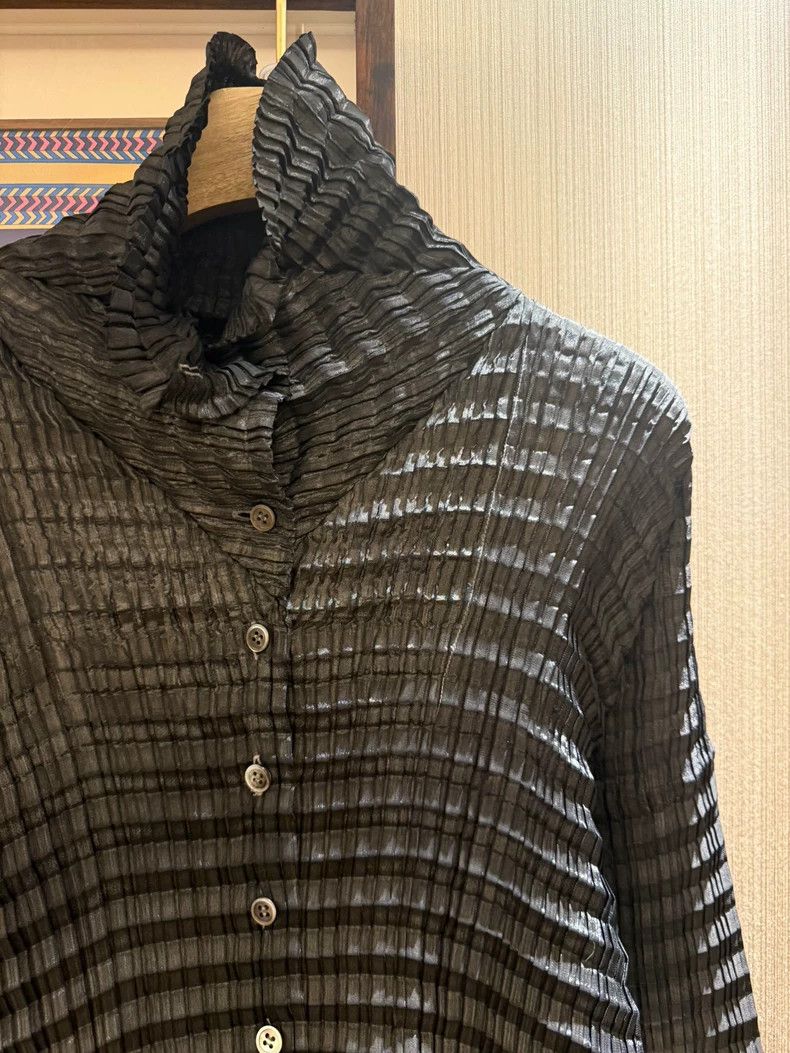 Issey Miyake Issey Miyake The main line features a special black, lustr Size M / US 6-8 / IT 42-44 - 9 Thumbnail