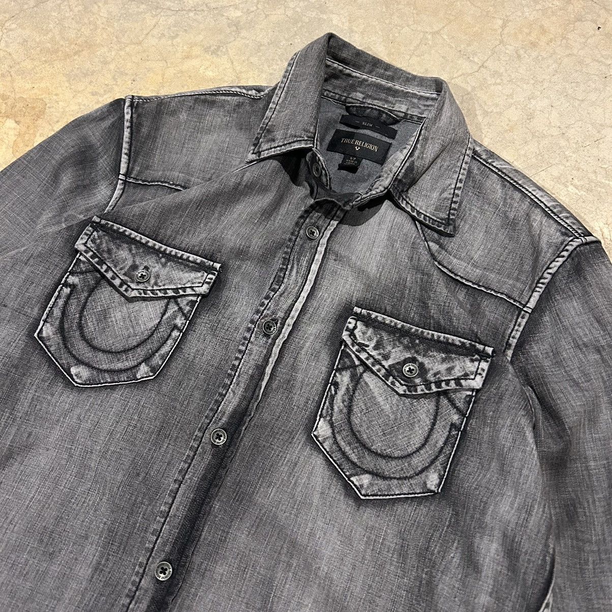 True Religion × Vintage Crazy Vintage Y2K True Religion Grey Western Button Up Shirt Size US S / EU 44-46 / 1 - 3 Thumbnail