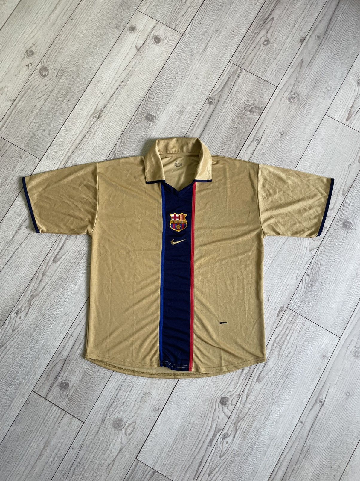 Nike × Vintage Nike Barcelona 2001/2002 Soccer Jersey Away Football Shirt Size US XL / EU 56 / 4 - 2 Thumbnail