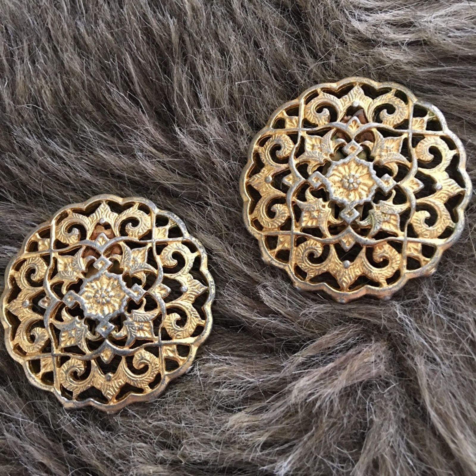 Jewelry Vintage 70's Les Bernard Gold Tone Clip Earrings, Women's