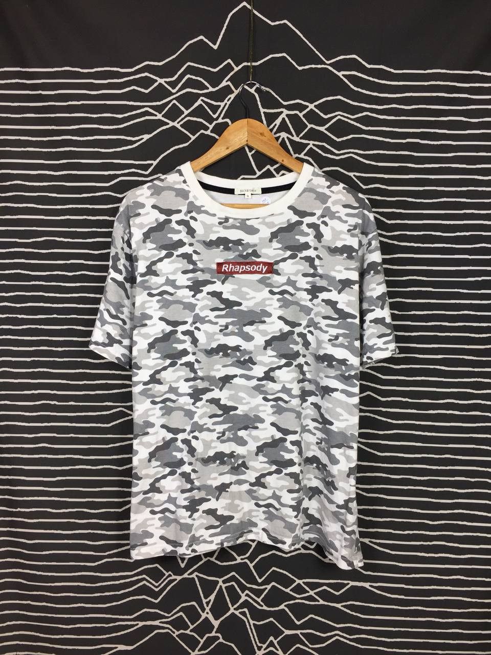Japanese Brand × Vintage Back & Forth Rhapsody Embroidered Logo Camo Tee Size US XXL / EU 58 / 5 - 1 Thumbnail