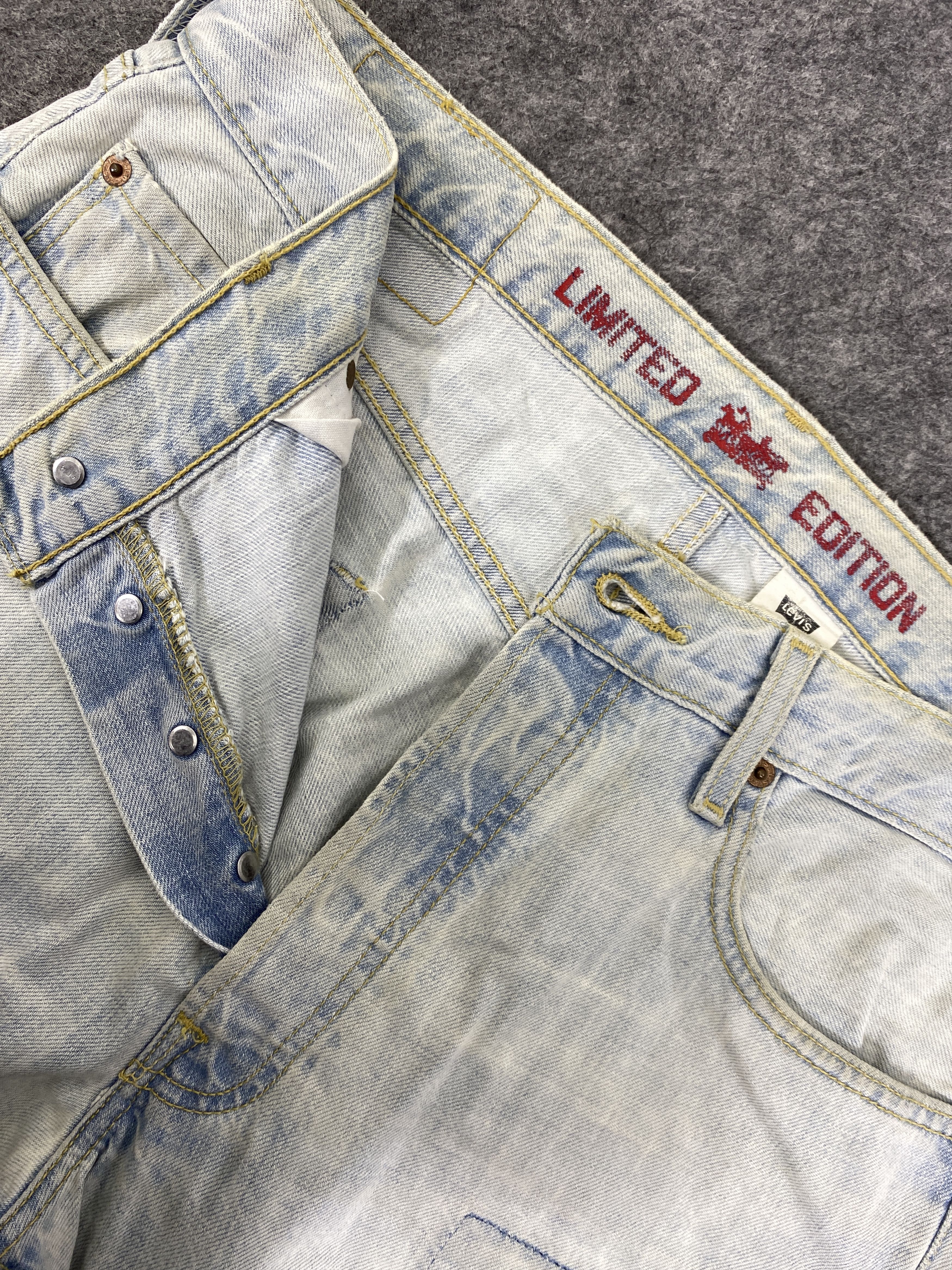 Japanese Brand Light Blue Wash Vintage Levis 501 Jeans 34x33 - JN3130 Size US 34 / EU 50 - 6 Thumbnail
