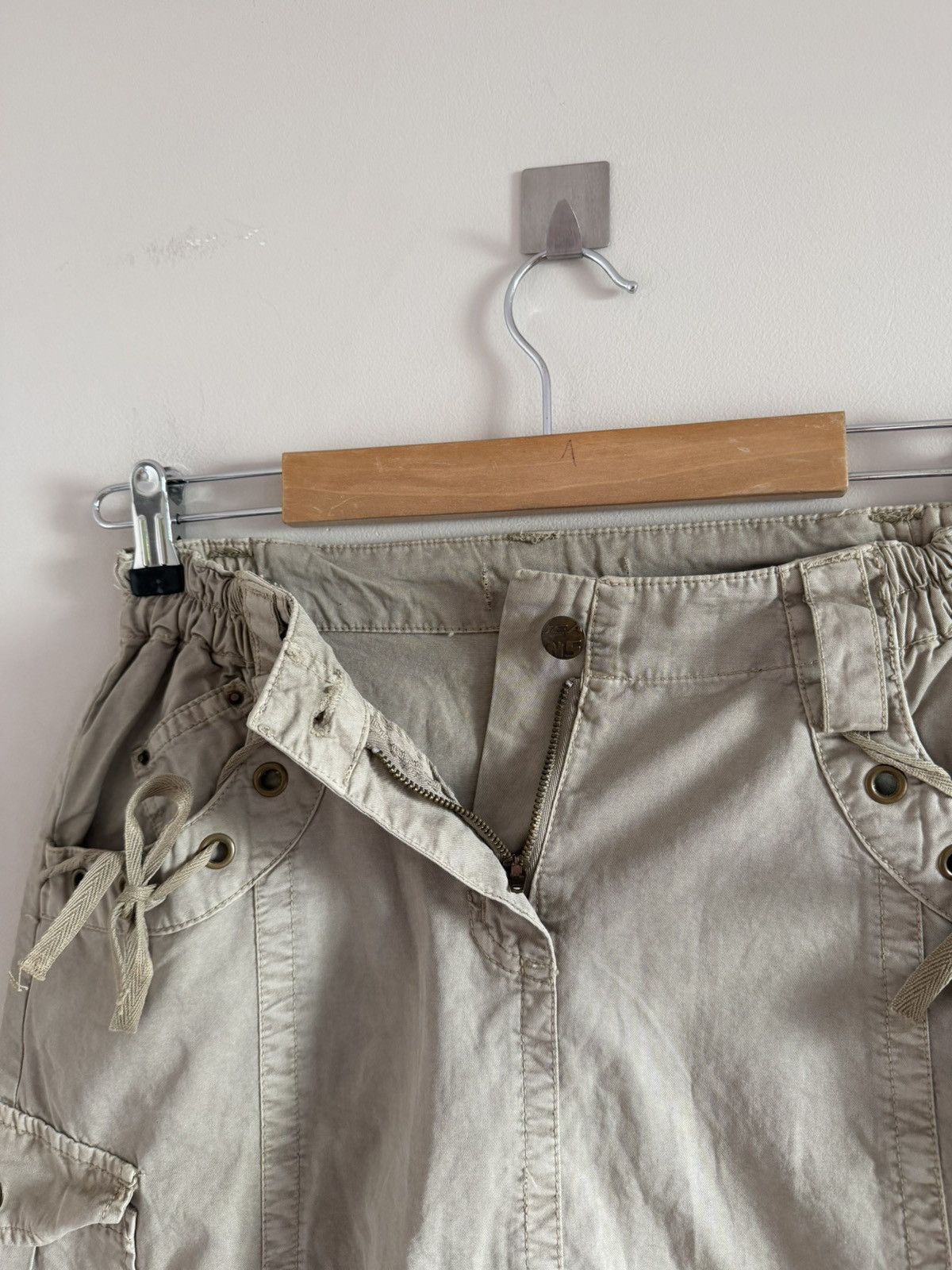 Vintage Vintage Cargo Mini Skirt Beige Size 26" / US 2 / IT 38 - 5 Thumbnail