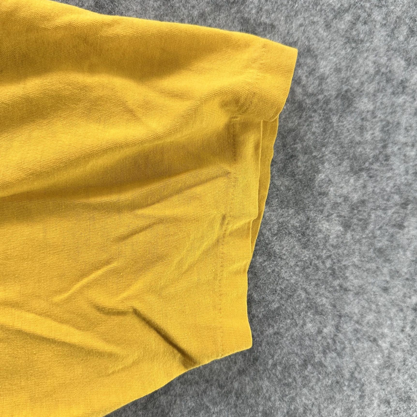 Hanes VINTAGE Canadian Club Shirt Mens Large Yellow C.C. Waterback Bar Promo 80s Size US L / EU 52-54 / 3 - 7 Thumbnail