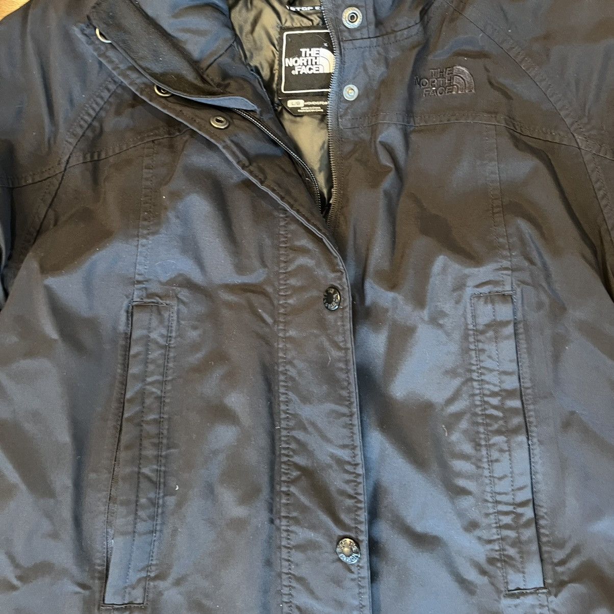The North Face North Face down-filled hooded parka (black - #VAK675) Size L / US 10 / IT 46 - 3 Thumbnail
