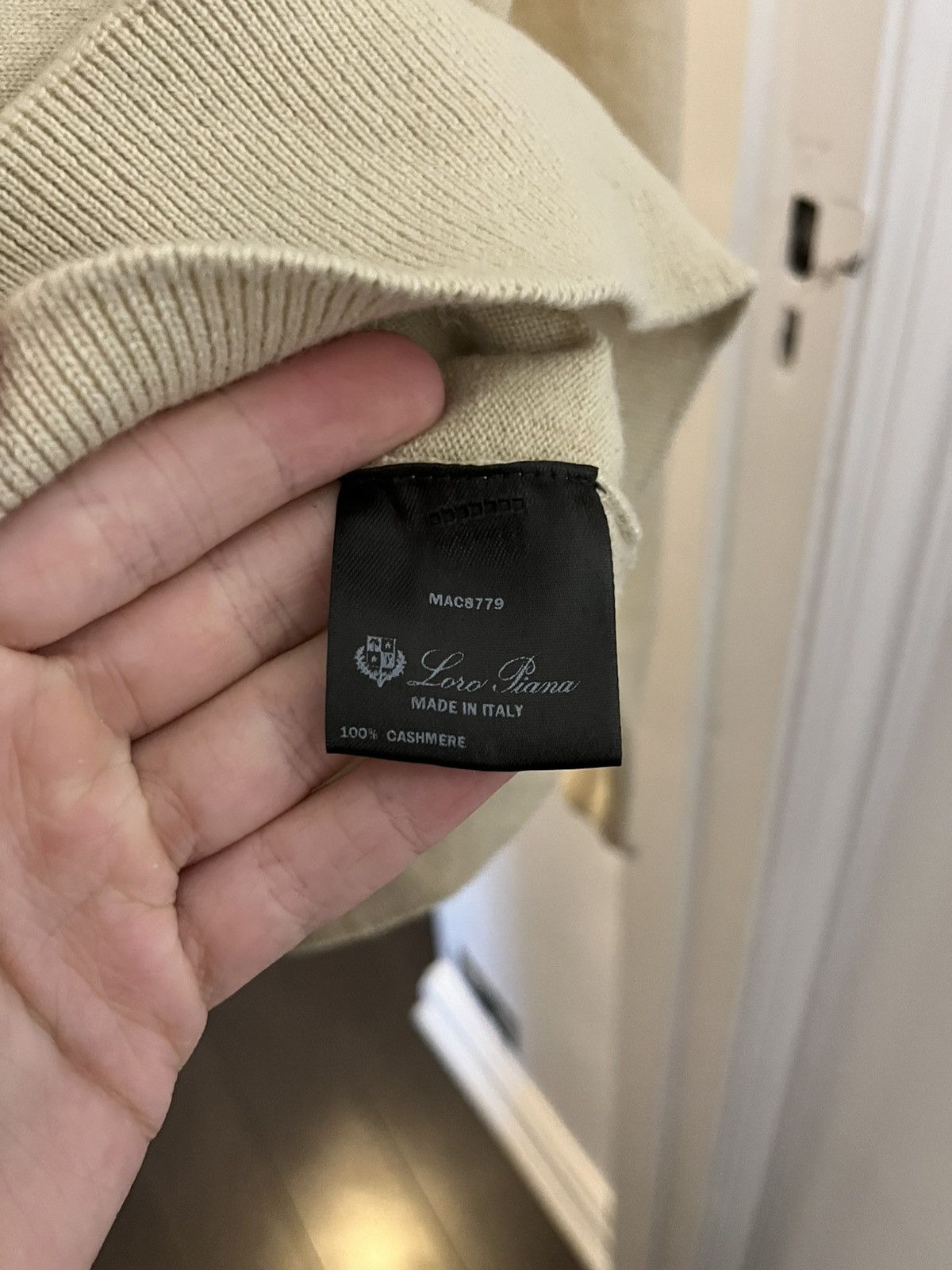 Loro Piana Loro Piana open beige cashmere long sleeve polo size 50/m Size US M / EU 48-50 / 2 - 4 Thumbnail