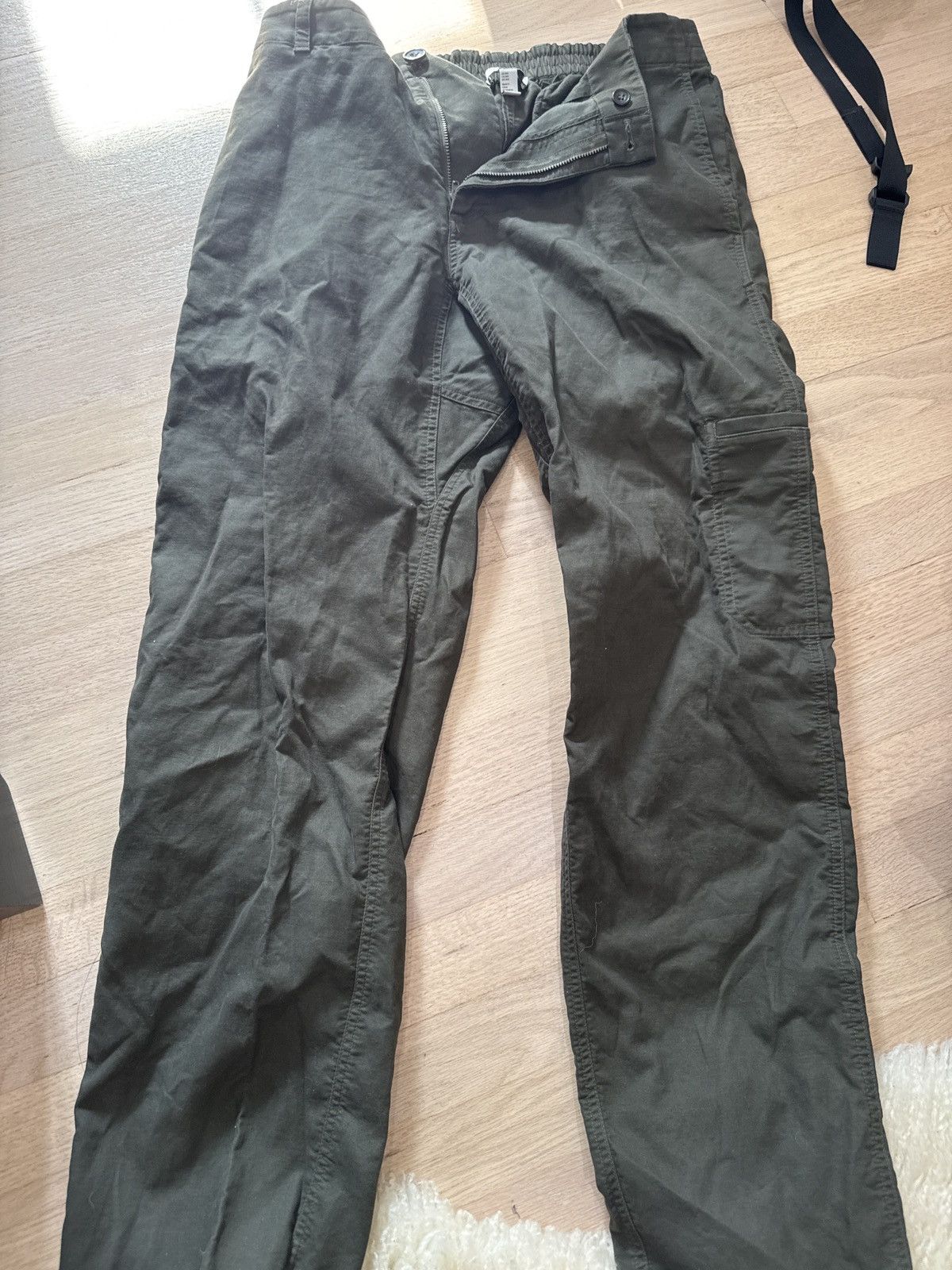 Cos Men’s COS straight leg cargo pants Size US 34 / EU 50 - 3 Thumbnail