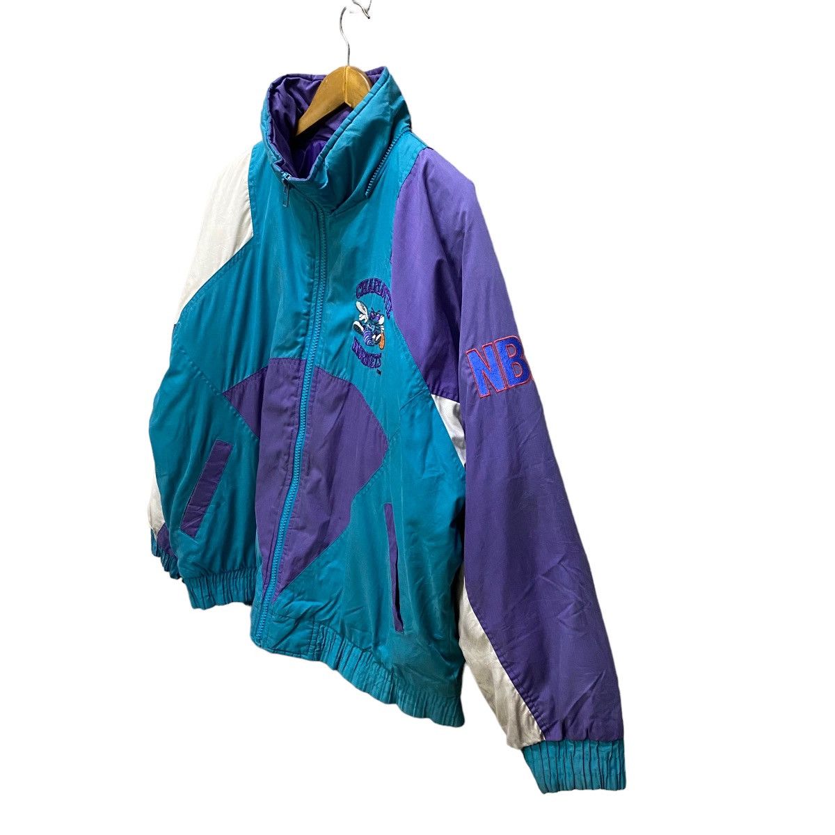 NBA Vintage Charlotte Hornett Pro Player By Daniel Young Size US L / EU 52-54 / 3 - 4 Thumbnail