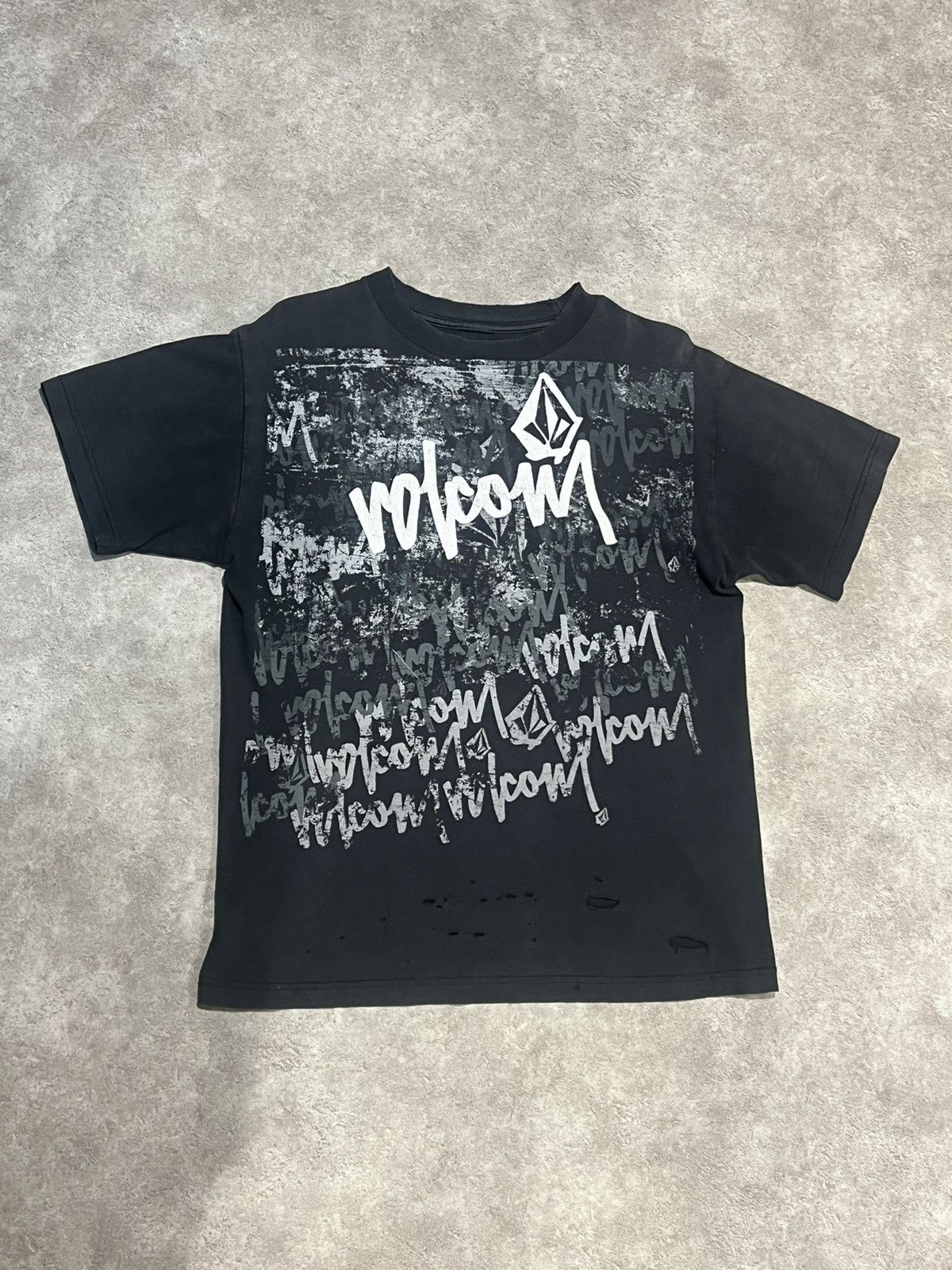 Vintage × Volcom Volcom Distressed Sun Faded Graphic Tee Size US M / EU 48-50 / 2 - 2 Thumbnail