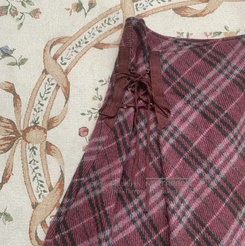 Burberry Burberry Women's Purple Wool Skirt. Size 23" - 1 Thumbnail