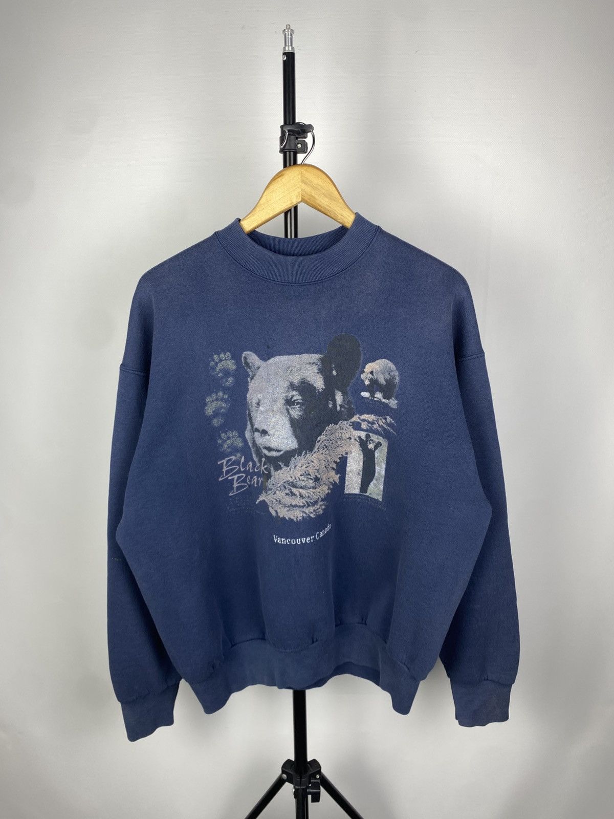 Vintage Vintage 90s Black Bear CANADA Animal print Sweatshirt Size US XL / EU 56 / 4 - 1 Thumbnail