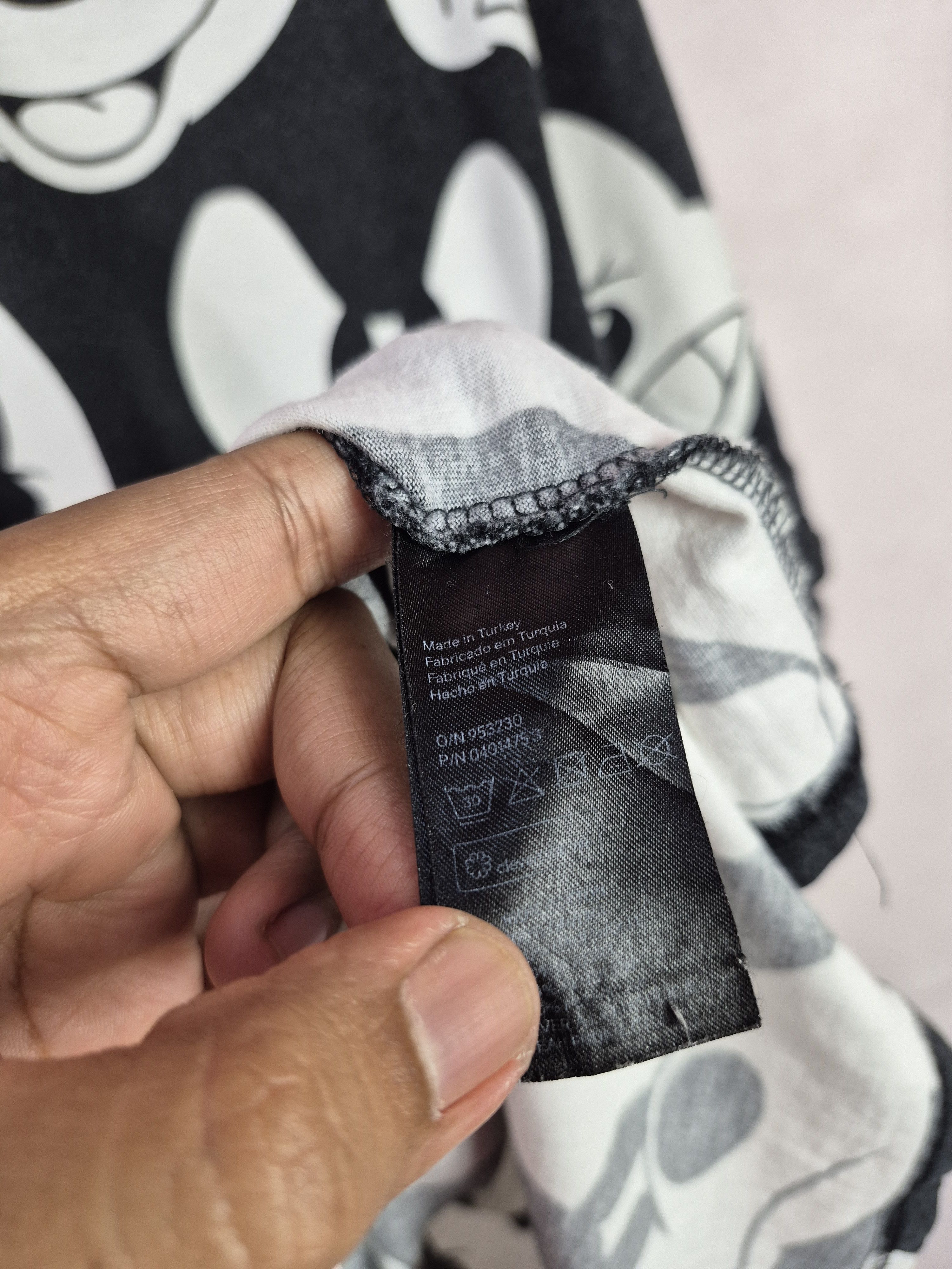 Mickey Mouse 🔥 HnM Divided Mickey Mouse Fullprint AOP Tee Size US XL / EU 56 / 4 - 11 Thumbnail
