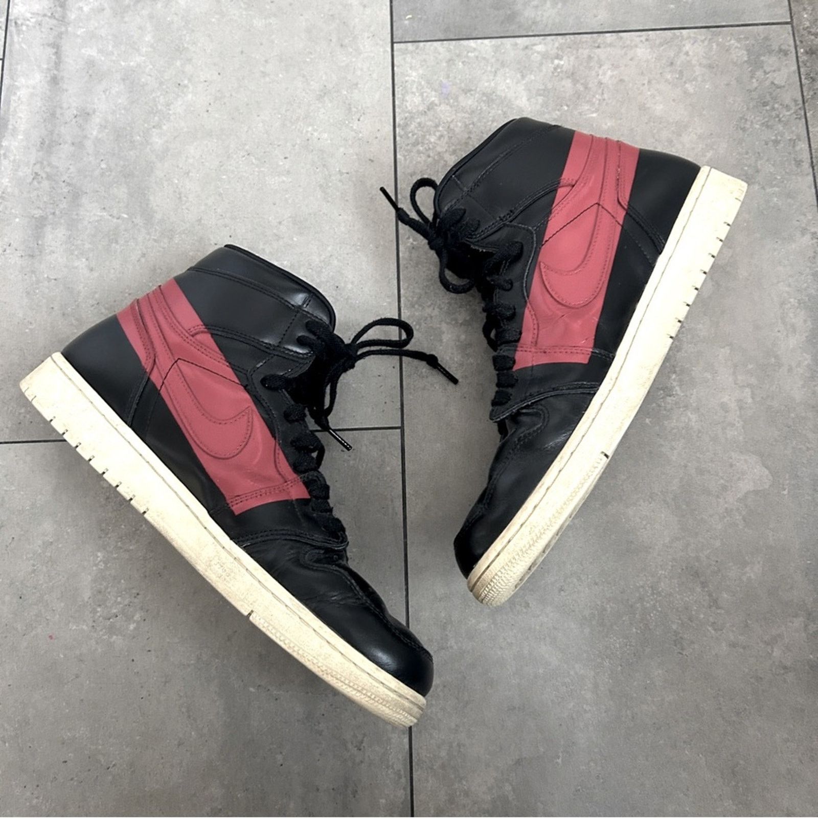 Nike Nike Air Jordan 1 retro high OG defiant couture red black 13 Size US 13 / EU 46 - 3 Thumbnail