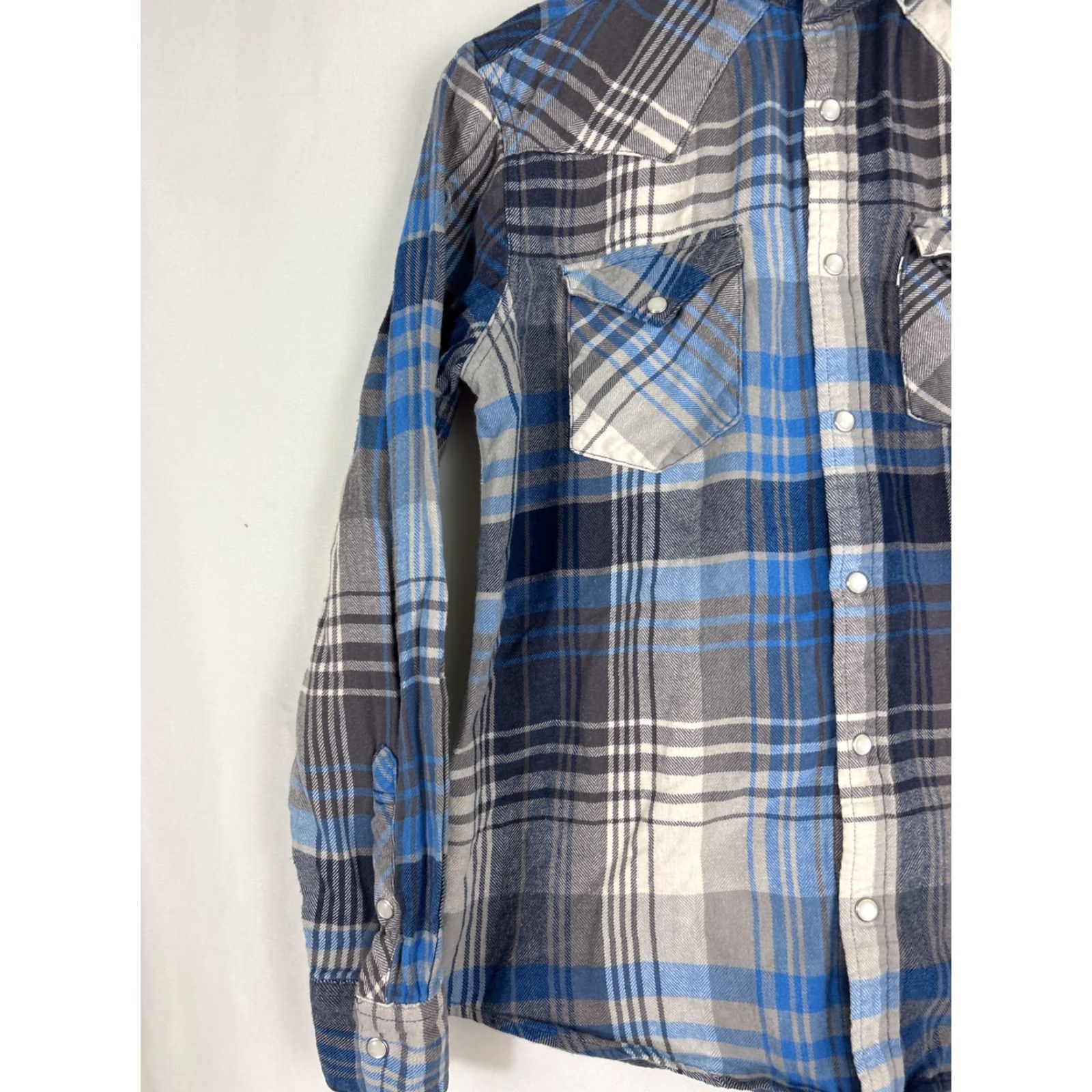 Levi's VINTAGE Levis Shirt Plaid Long Sleeve Pearl Snap Button-Up Gray Blue Mens S Short Details: Chest 21", Length 26", Sleeves 20" Size US S / EU 44-46 / 1 - 2 Thumbnail