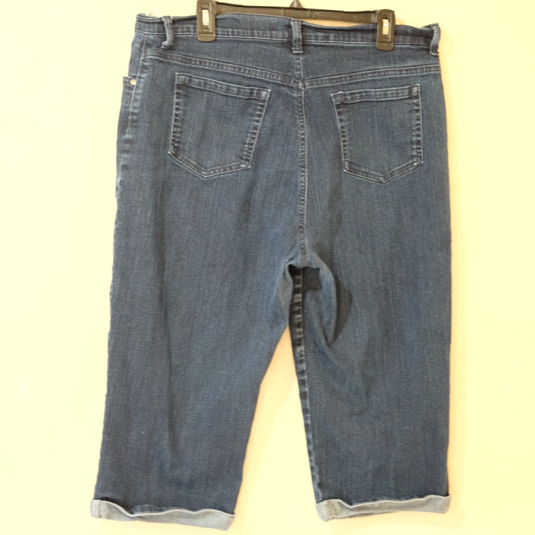 Gloria Vanderbilt VINTAGE Gloria Vanderbilt High-Rise Capri Dark Blue Cuffed Fit 38x18 Women's 18 #H5-64 Size ONE SIZE - 5 Thumbnail