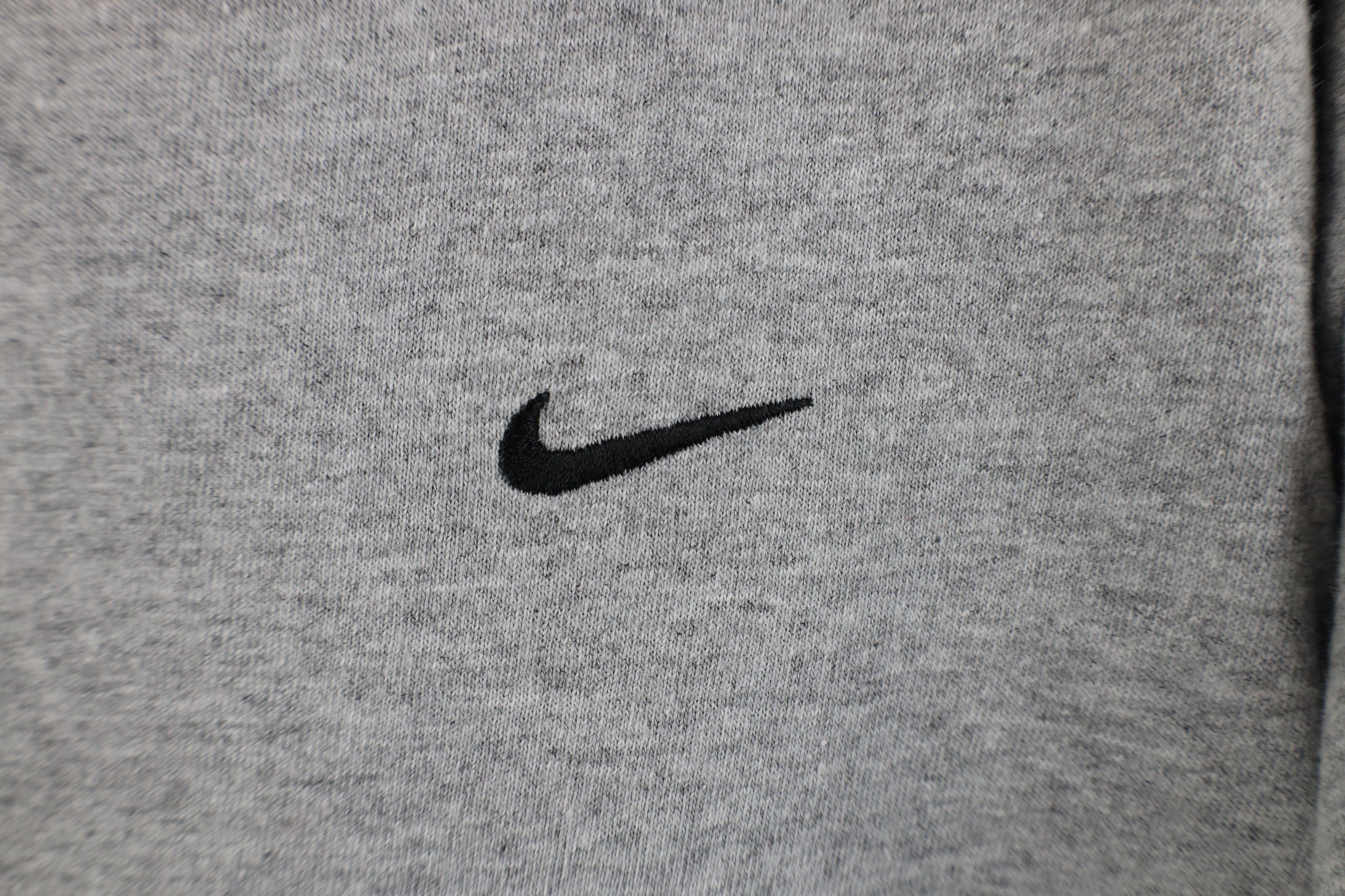 Nike Vintage Nike Mini Swoosh Short Sleeve T-Shirt Heather Gray Size US L / EU 52-54 / 3 - 4 Thumbnail