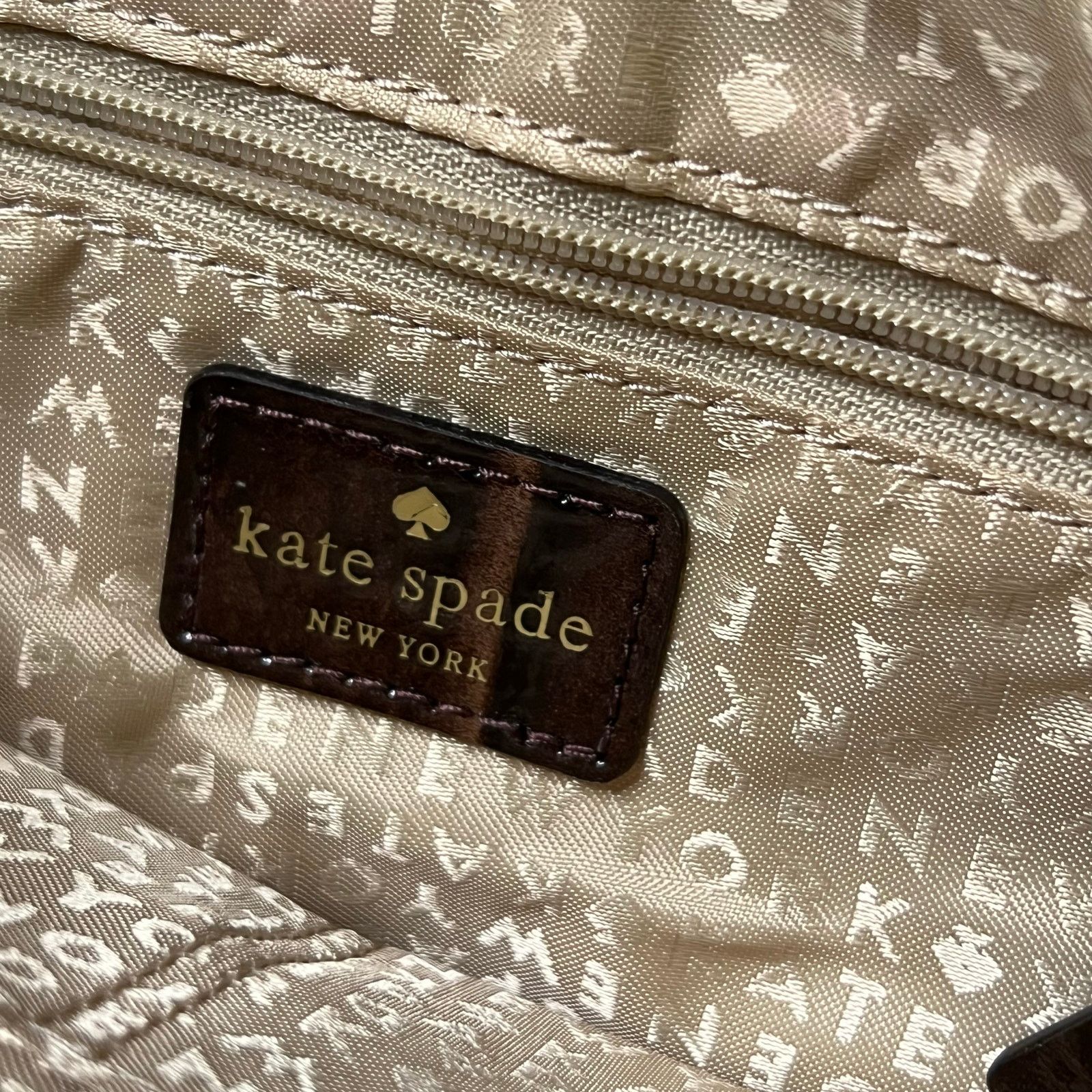 Kate Spade Y2K Kate Spade Brown Patent Leather Bow Bag Small Boho Size ONE SIZE - 5 Thumbnail