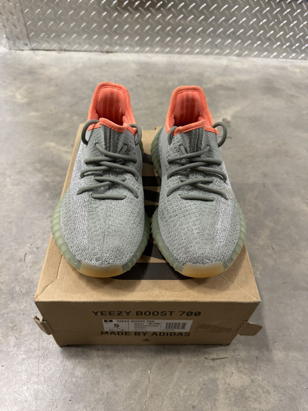 Adidas × Kanye West Adidas Yeezy 350 V2 Desert Sage Size 5.5 Size US 5.5 / EU 38 - 4 Thumbnail