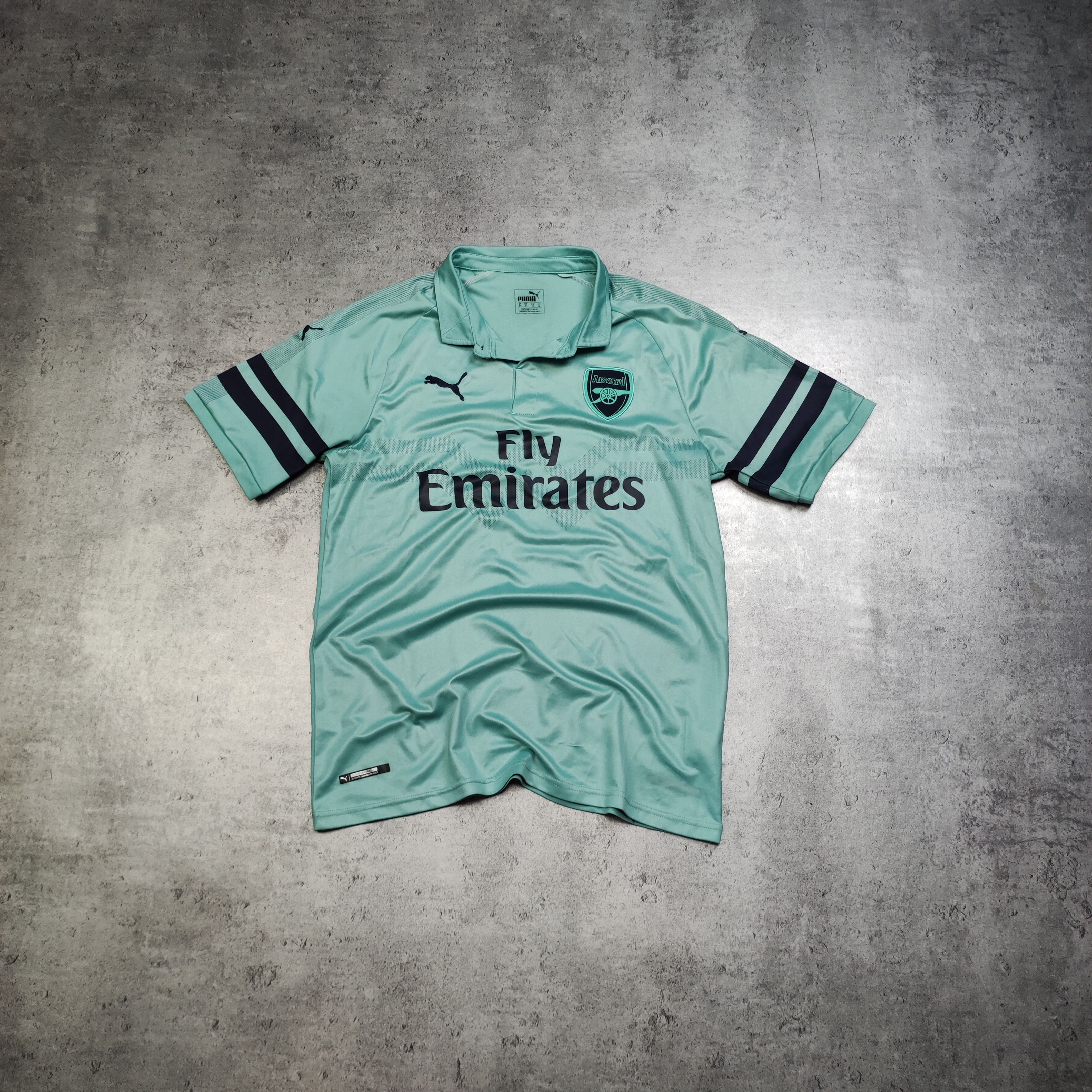 Puma RARE Puma x Arsenal London Third 2018 Football Jersey Size US M / EU 48-50 / 2 - 1 Thumbnail