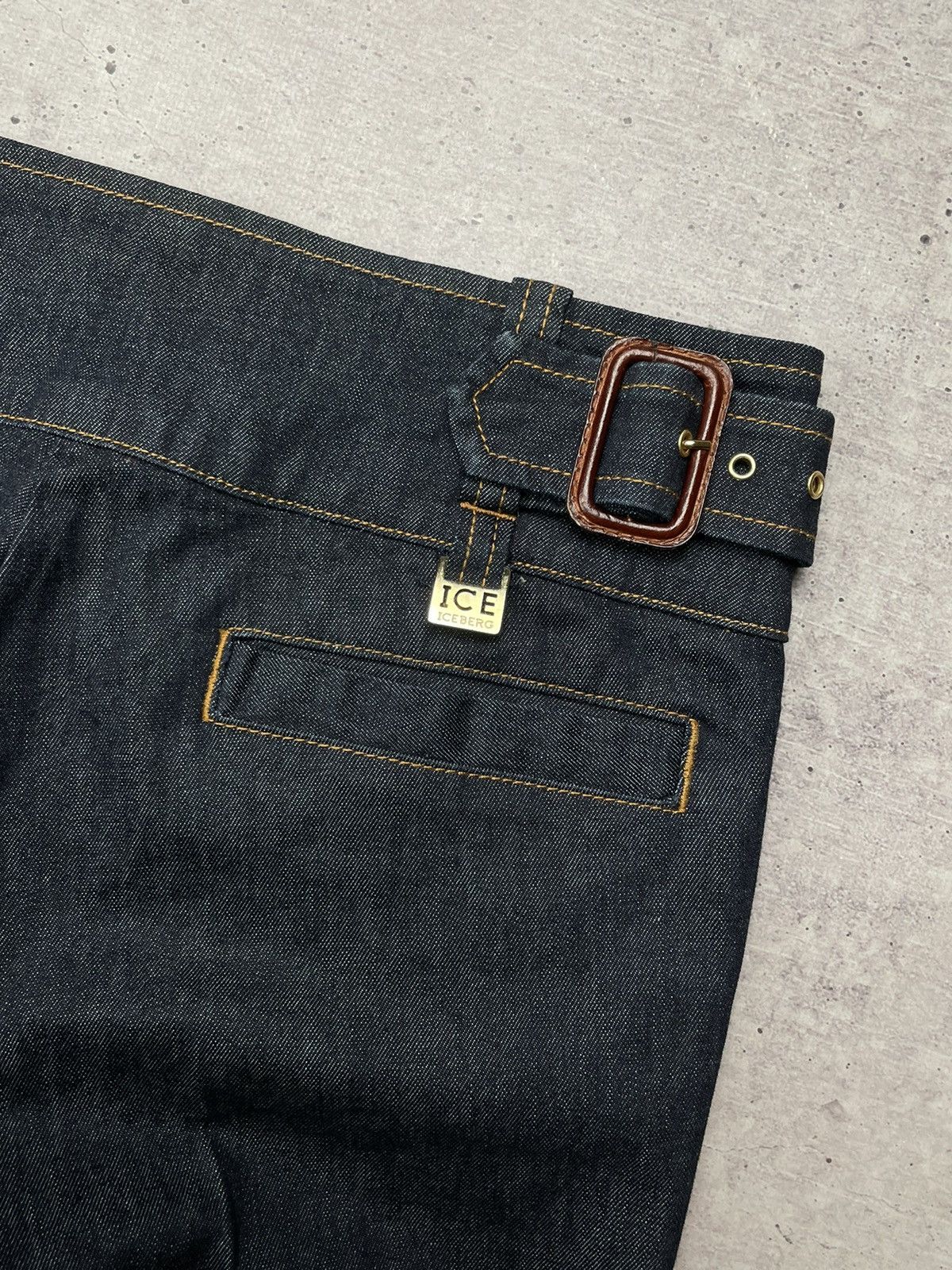 Iceberg × Vintage Vintage Iceberg Faded Luxury Jeans Size 26" / US 2 / IT 38 - 10 Thumbnail